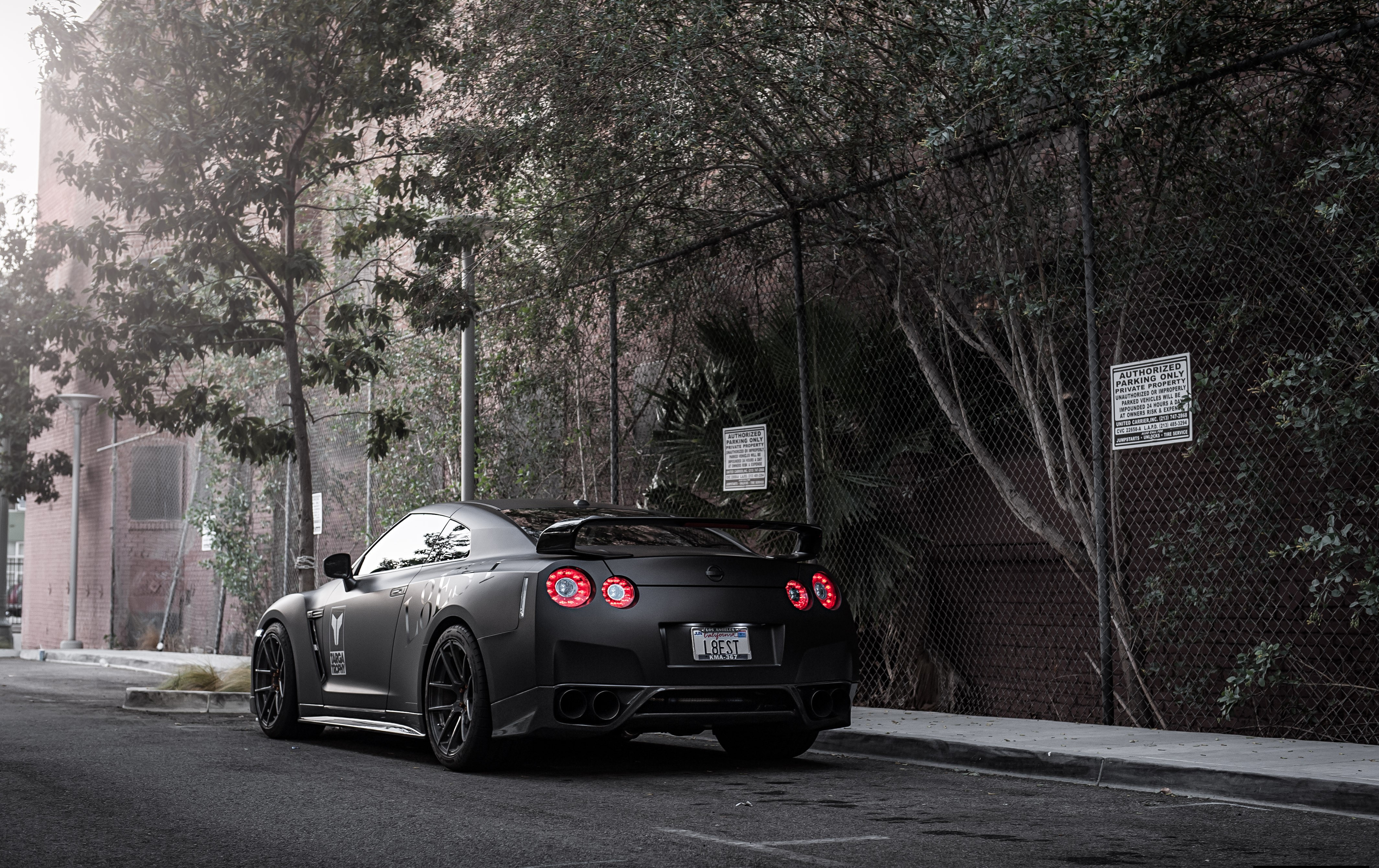 4K Nissan GT-R from the back HD Wallpaper