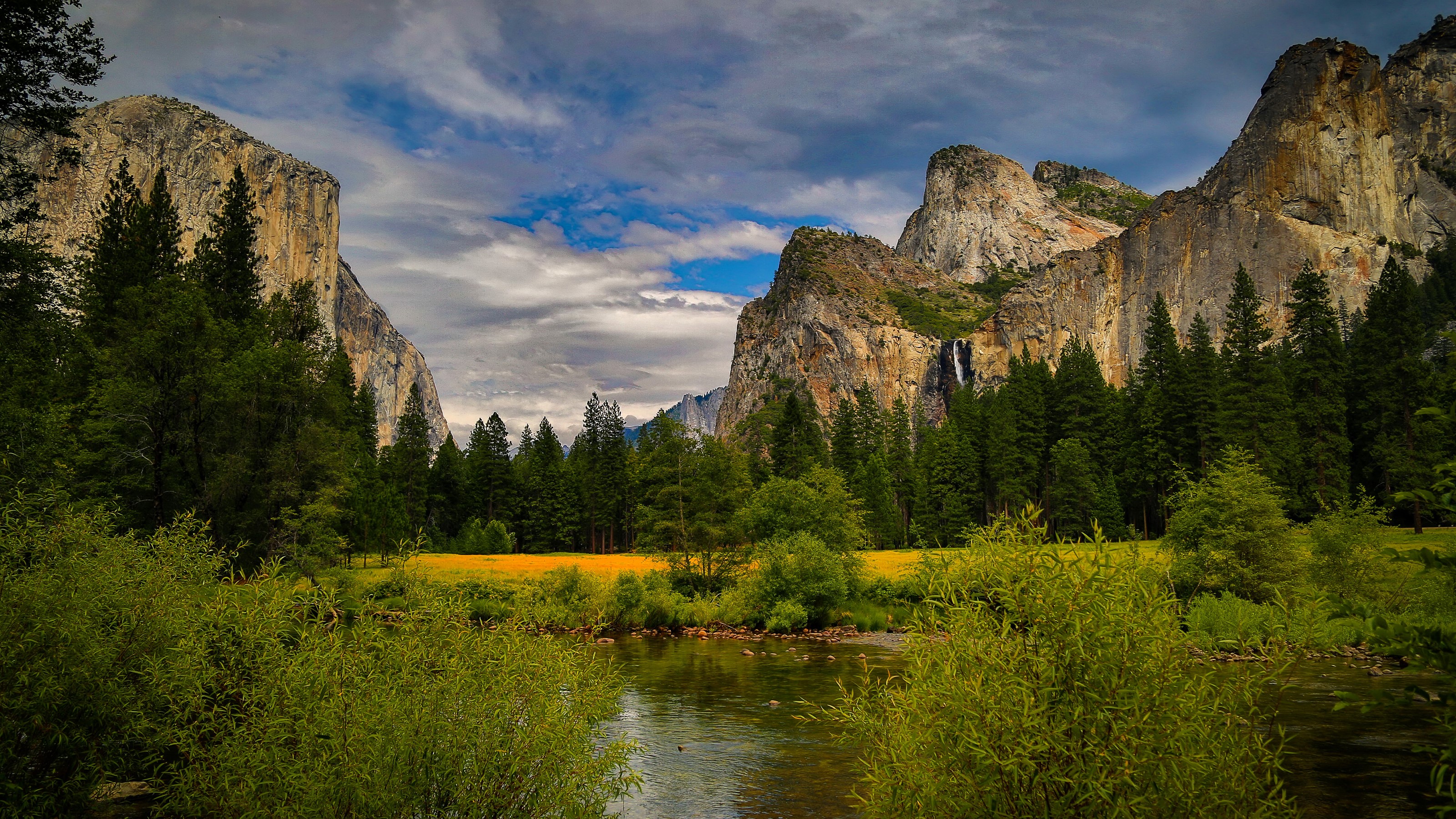 Yosemite National Park Mountains and River HD Wallpaper