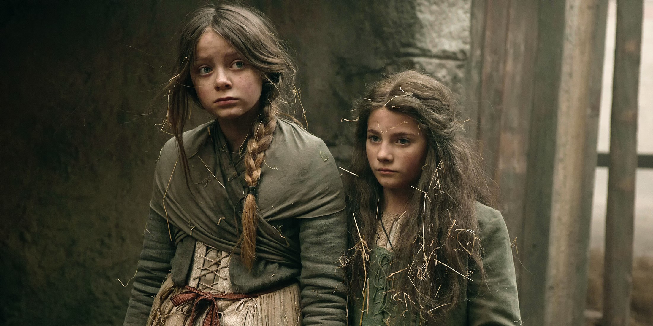 Two young girls with straw in their hair HD Wallpaper
