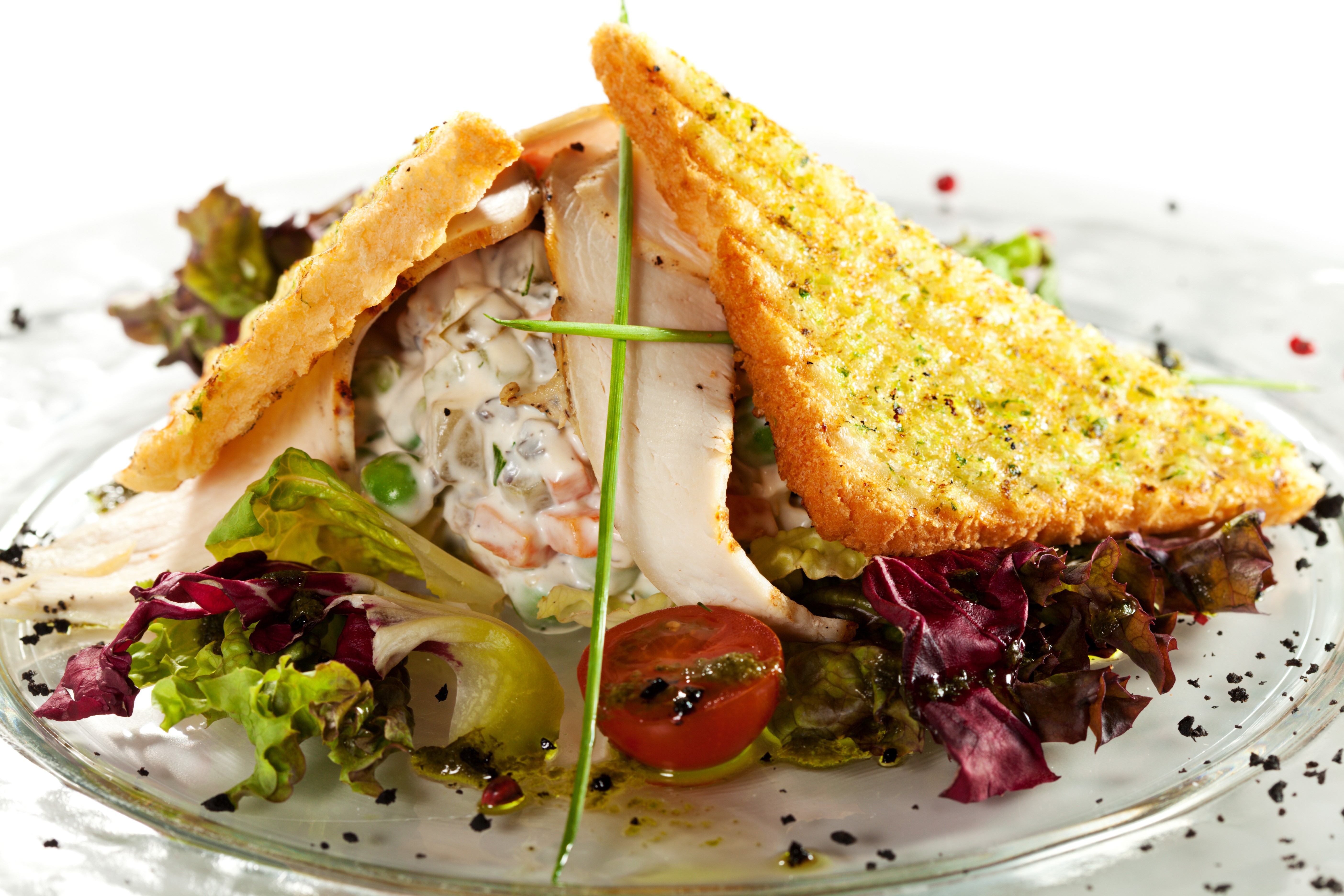 Salad with chicken and toast HD Wallpaper