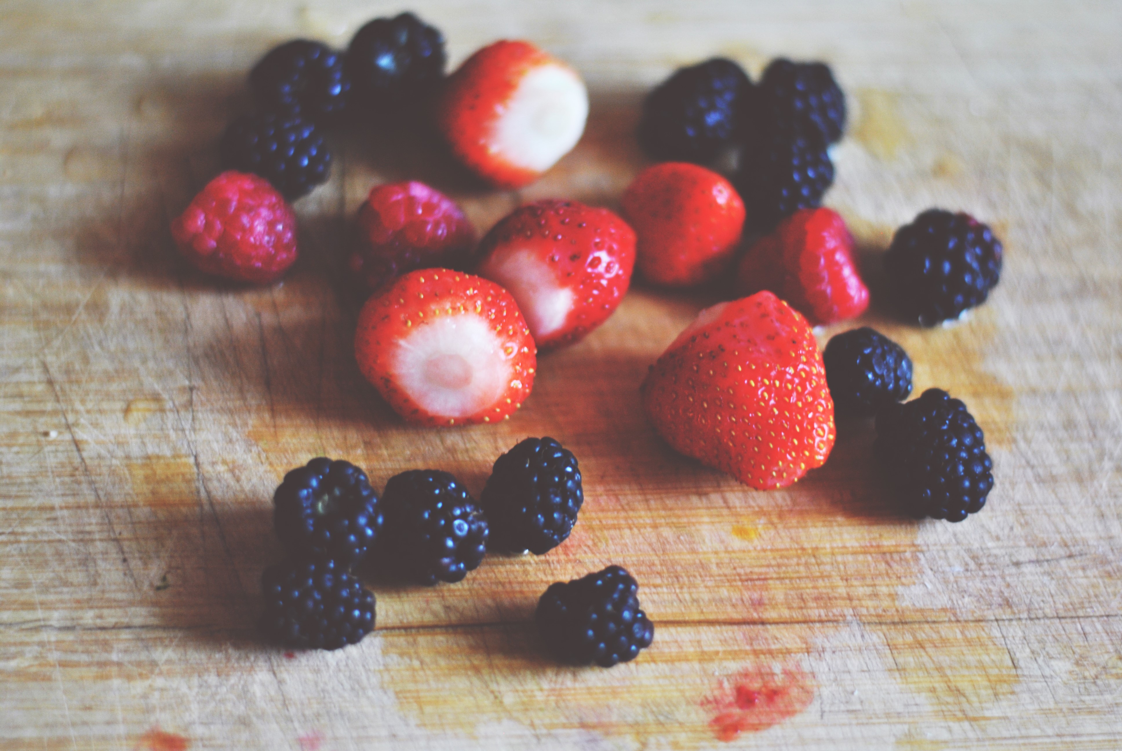 4K Berries: Strawberries and Blackberries HD Wallpaper