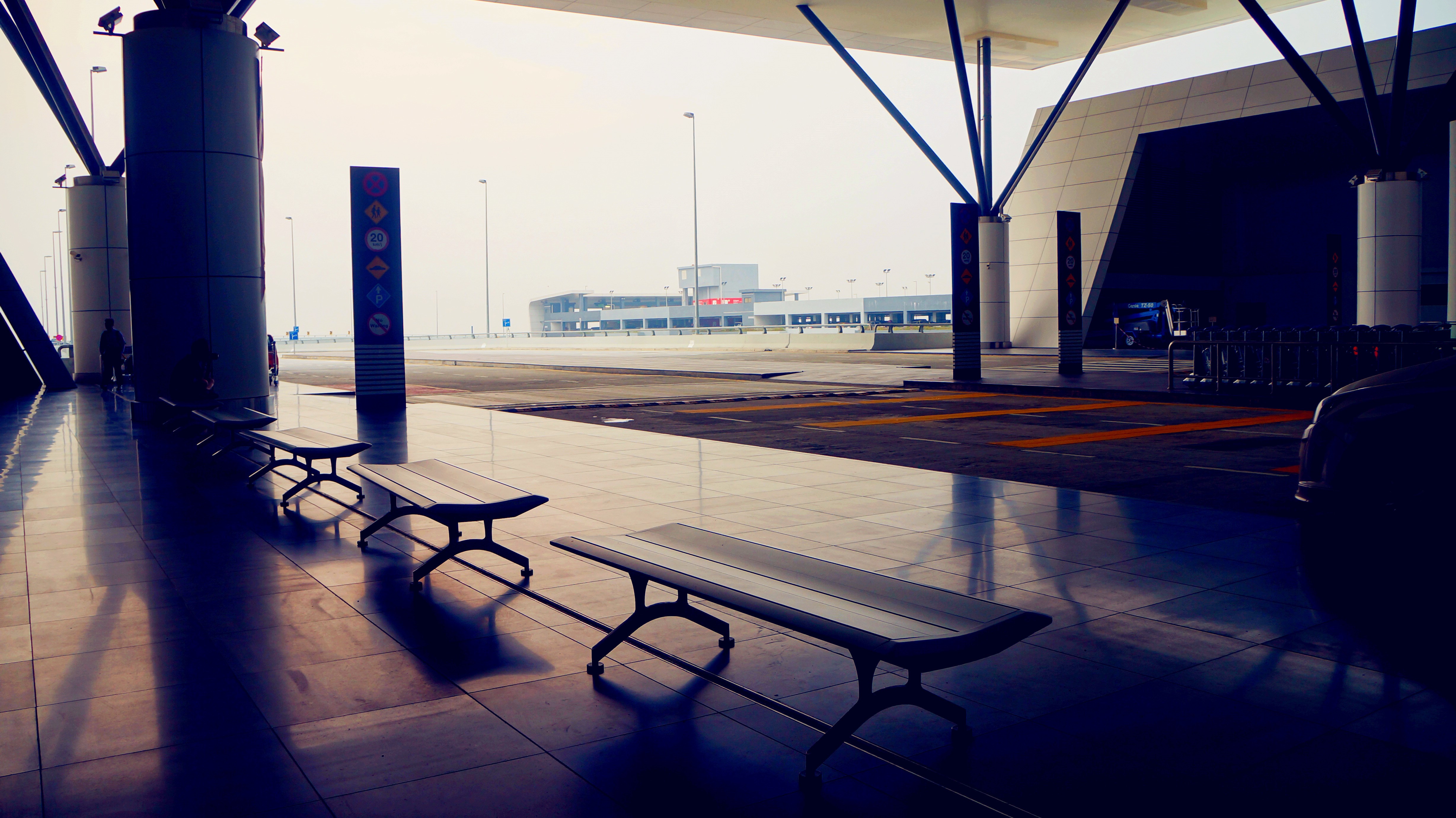 Airport KLIA2 Malaysia waiting benches HD Wallpaper