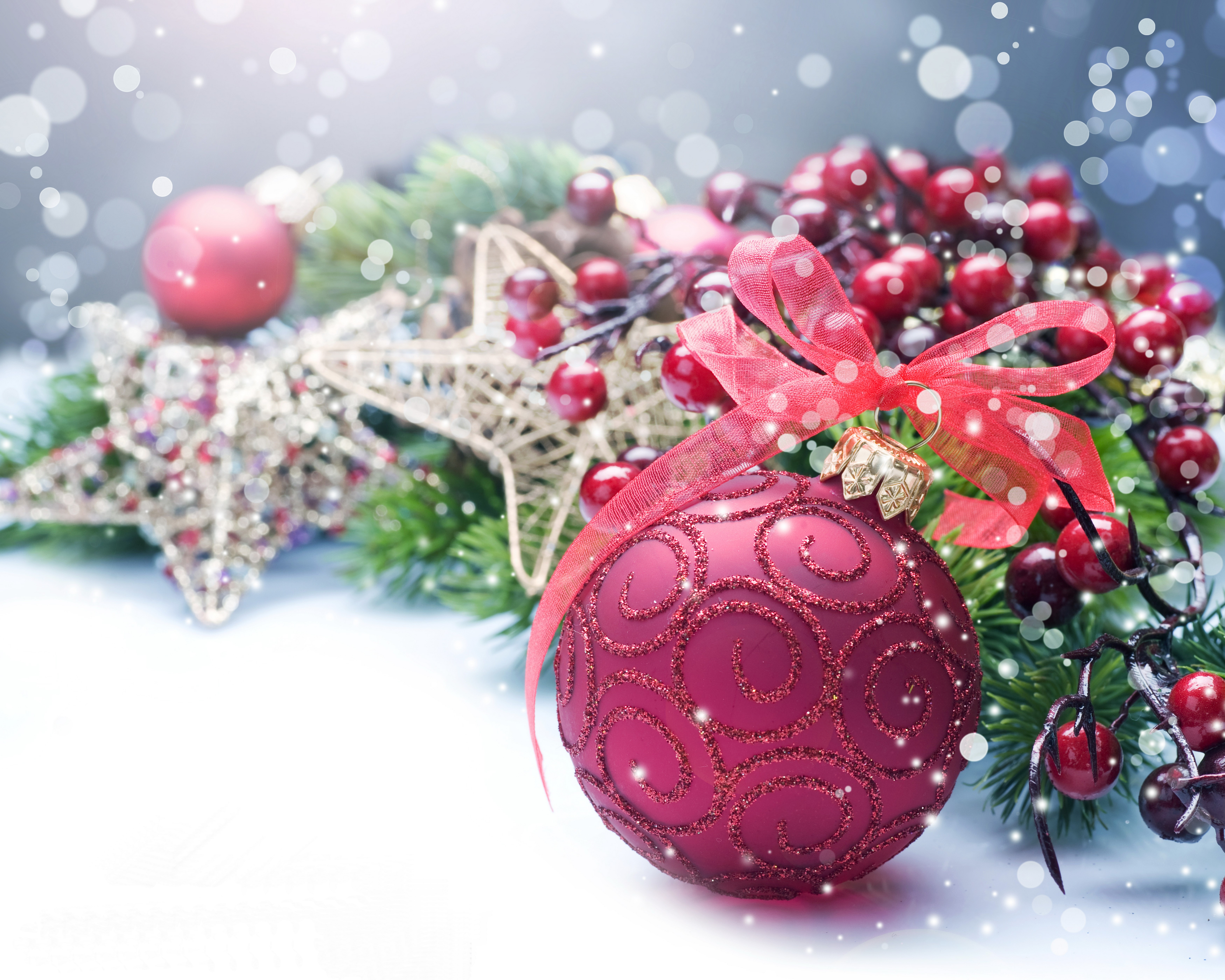 Christmas ornaments with pine branches and berries HD Wallpaper