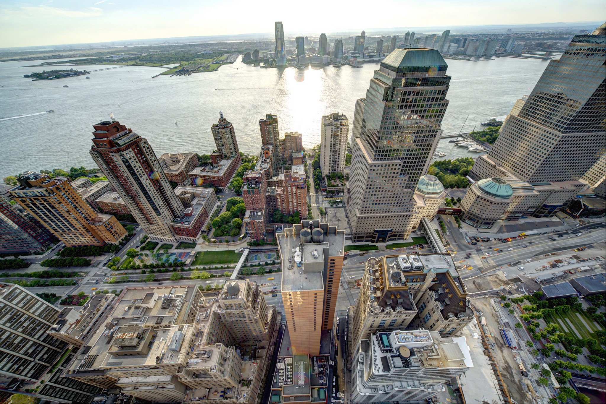 New York City skyline and Hudson River from above HD Wallpaper