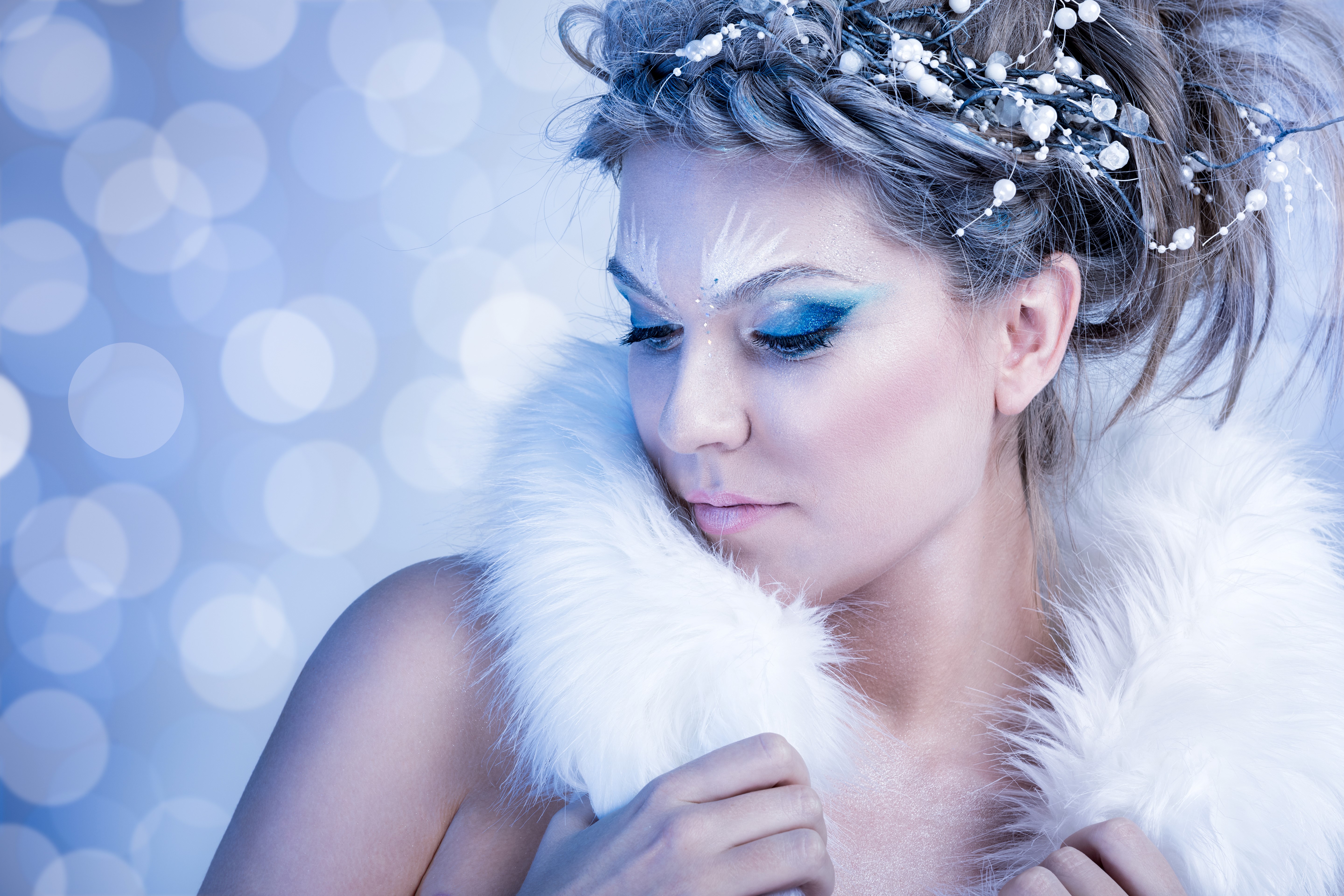 Woman with Winter Makeup and Fur Collar HD Wallpaper