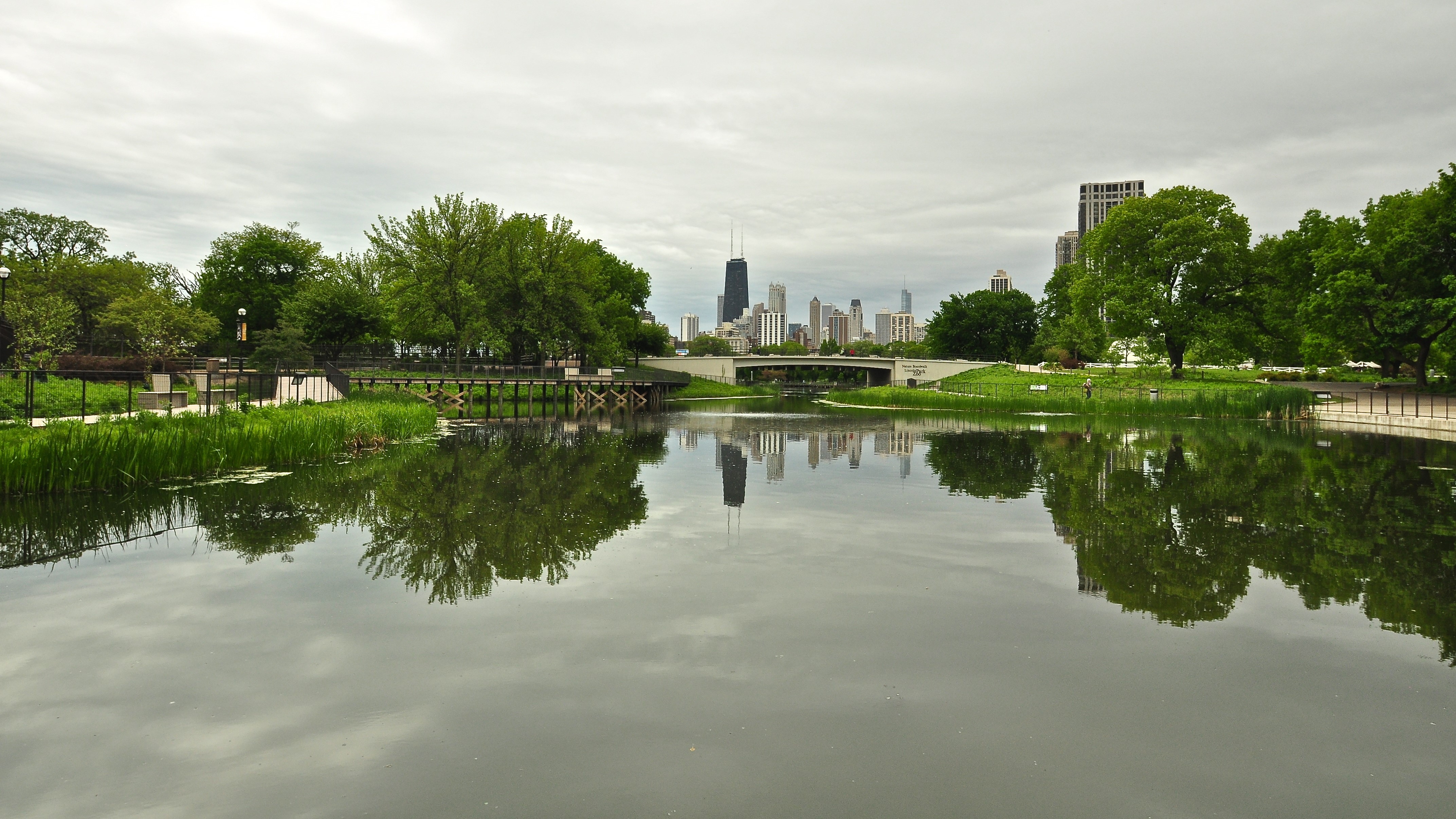 Chicago City Skyline Reflected in Lake HD Wallpaper