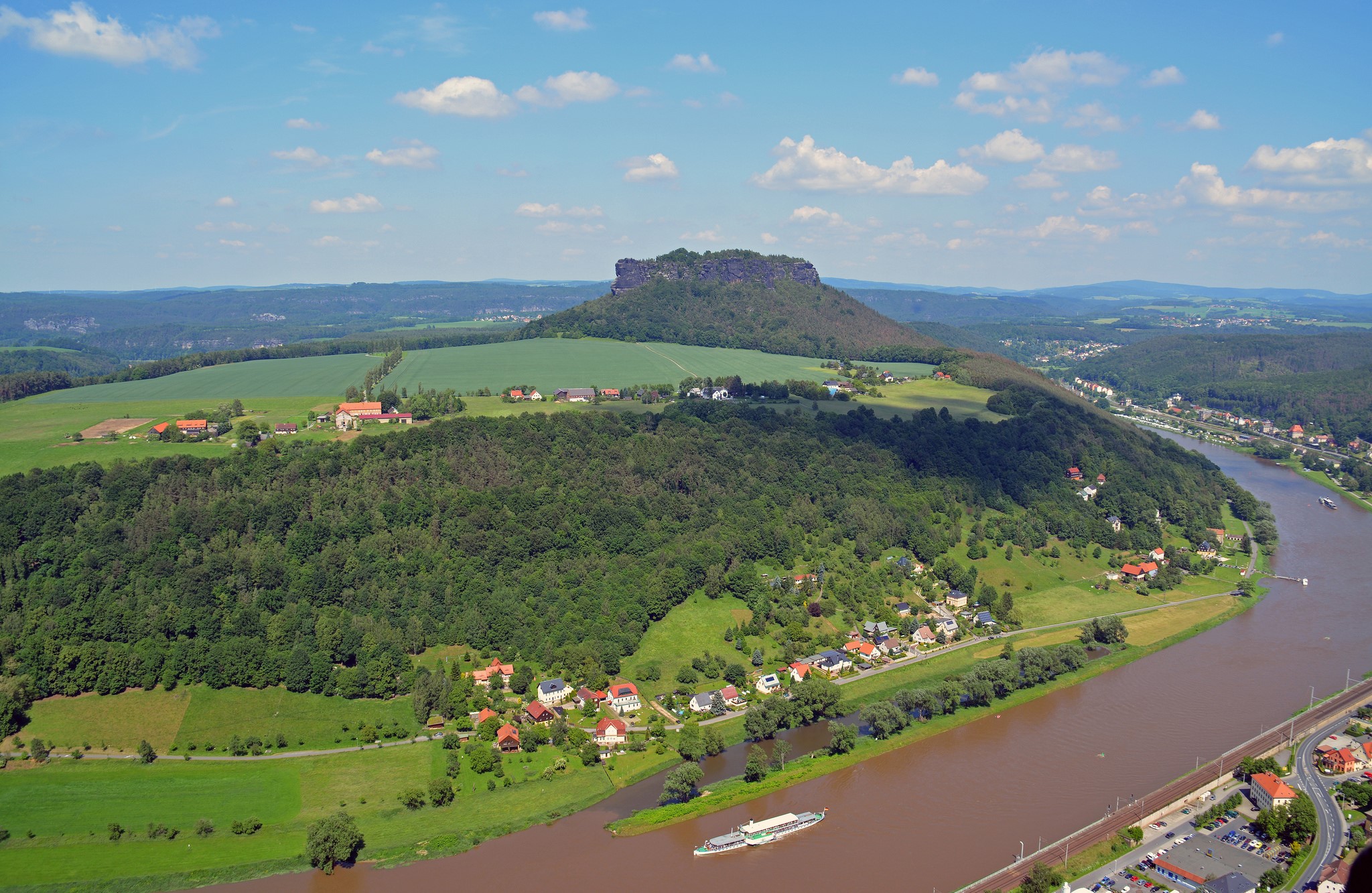 Elbe River valley with Lilienstein mountain, Germany HD Wallpaper