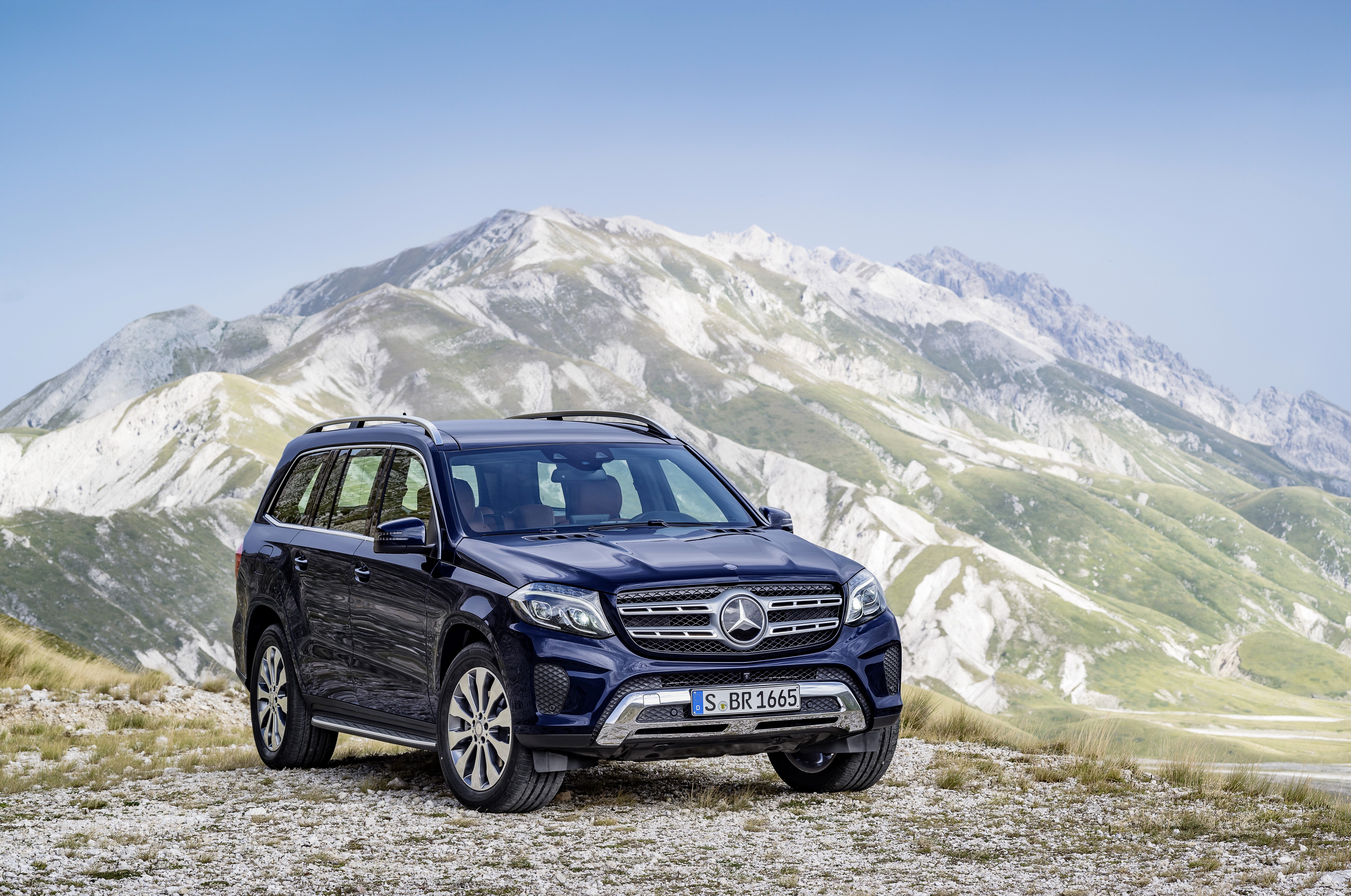 2015 Mercedes-Benz GLS 350d 4Matic in Mountains HD Wallpaper