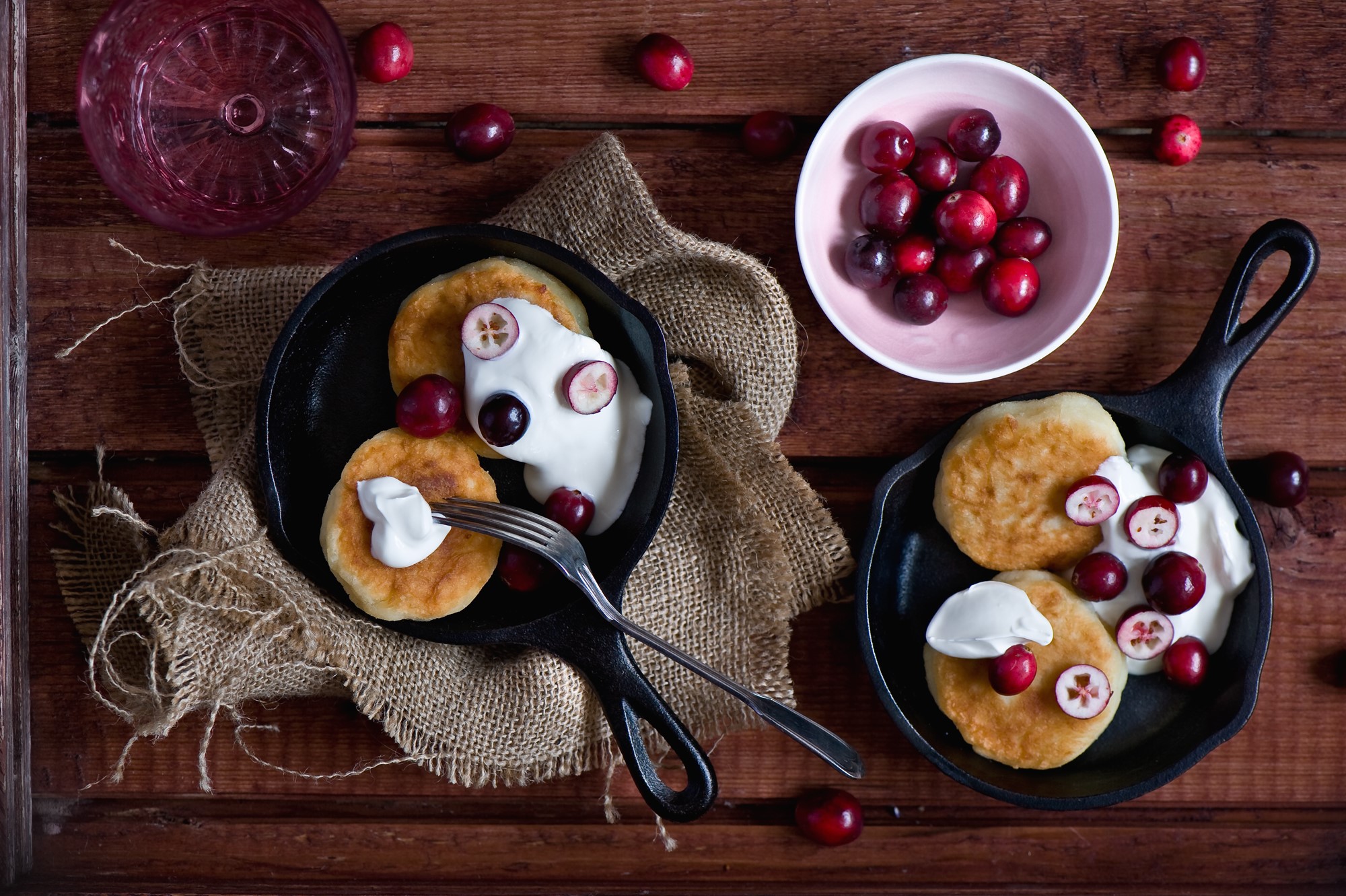 Pancakes with cream and cranberries HD Wallpaper