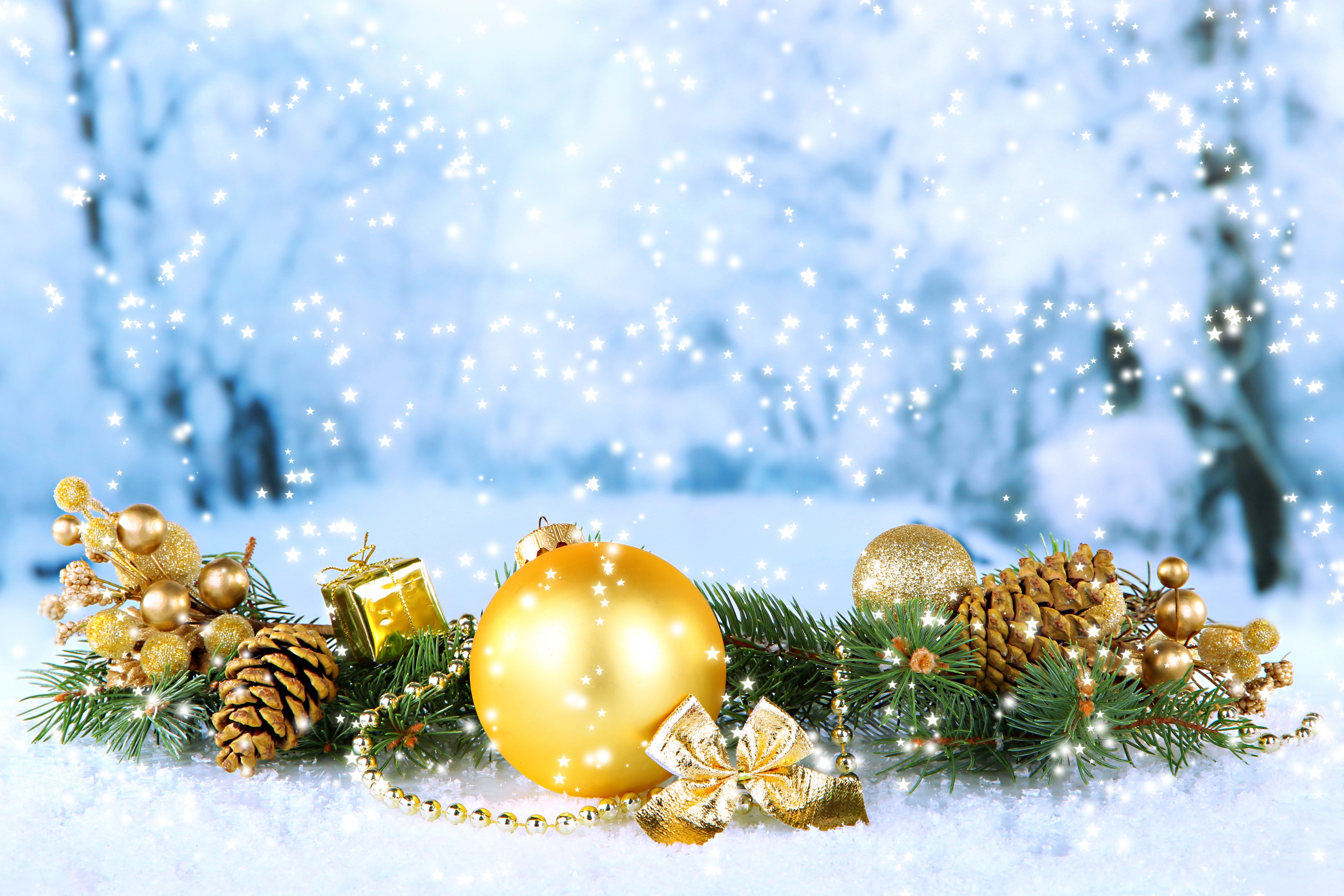 Christmas Decorations with Pine Cones and Snowflakes HD Wallpaper