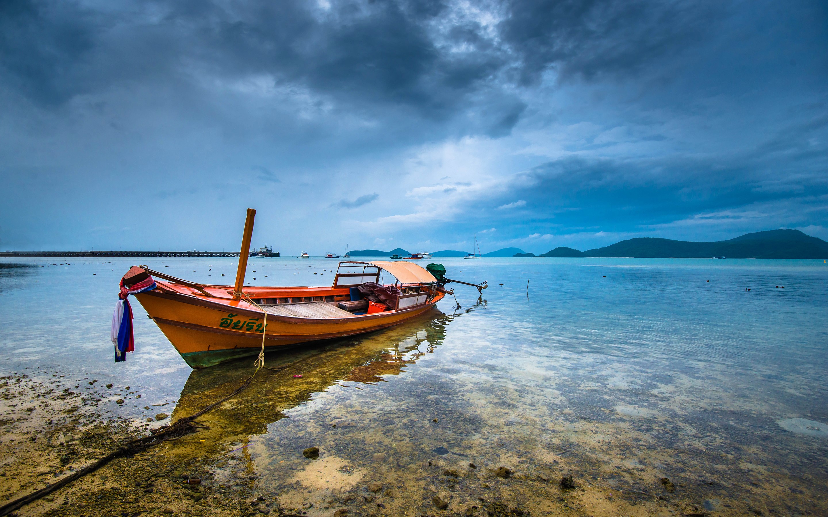 Orange boat on the shore in Phuket, Thailand HD Wallpaper