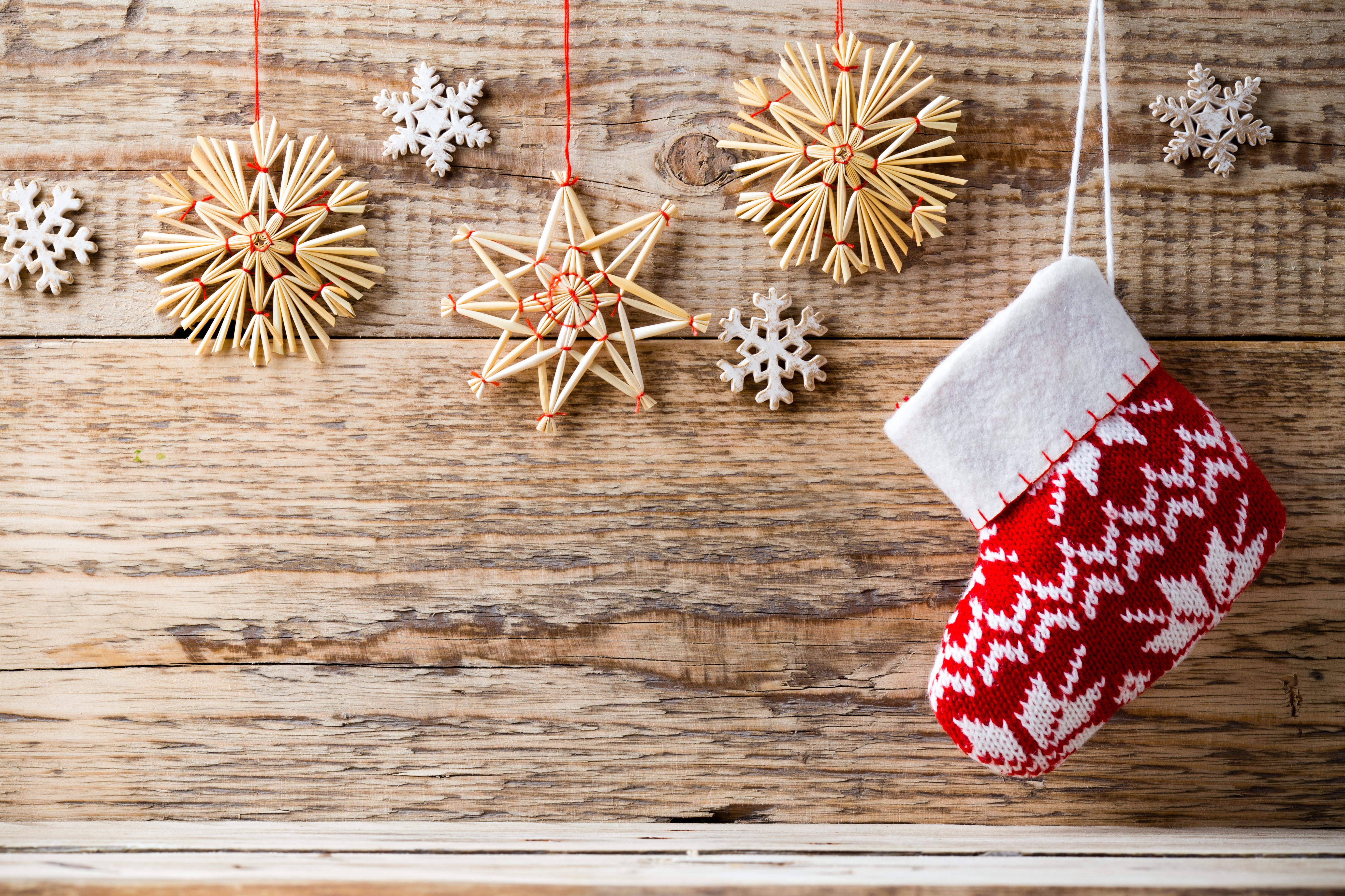 Christmas decorations on wooden planks HD Wallpaper