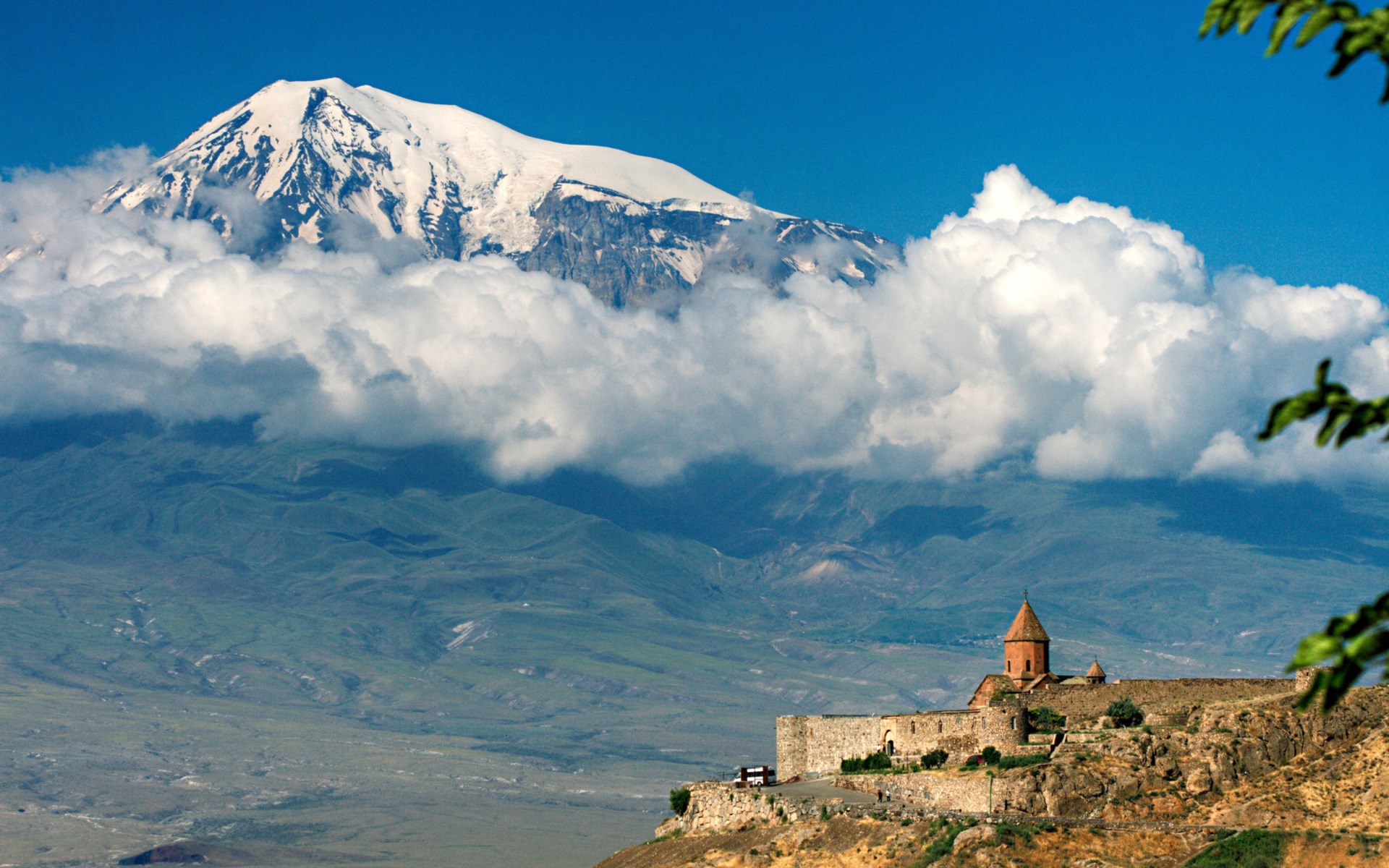 Khor Virap Monastery with Mount Ararat in the background HD Wallpaper