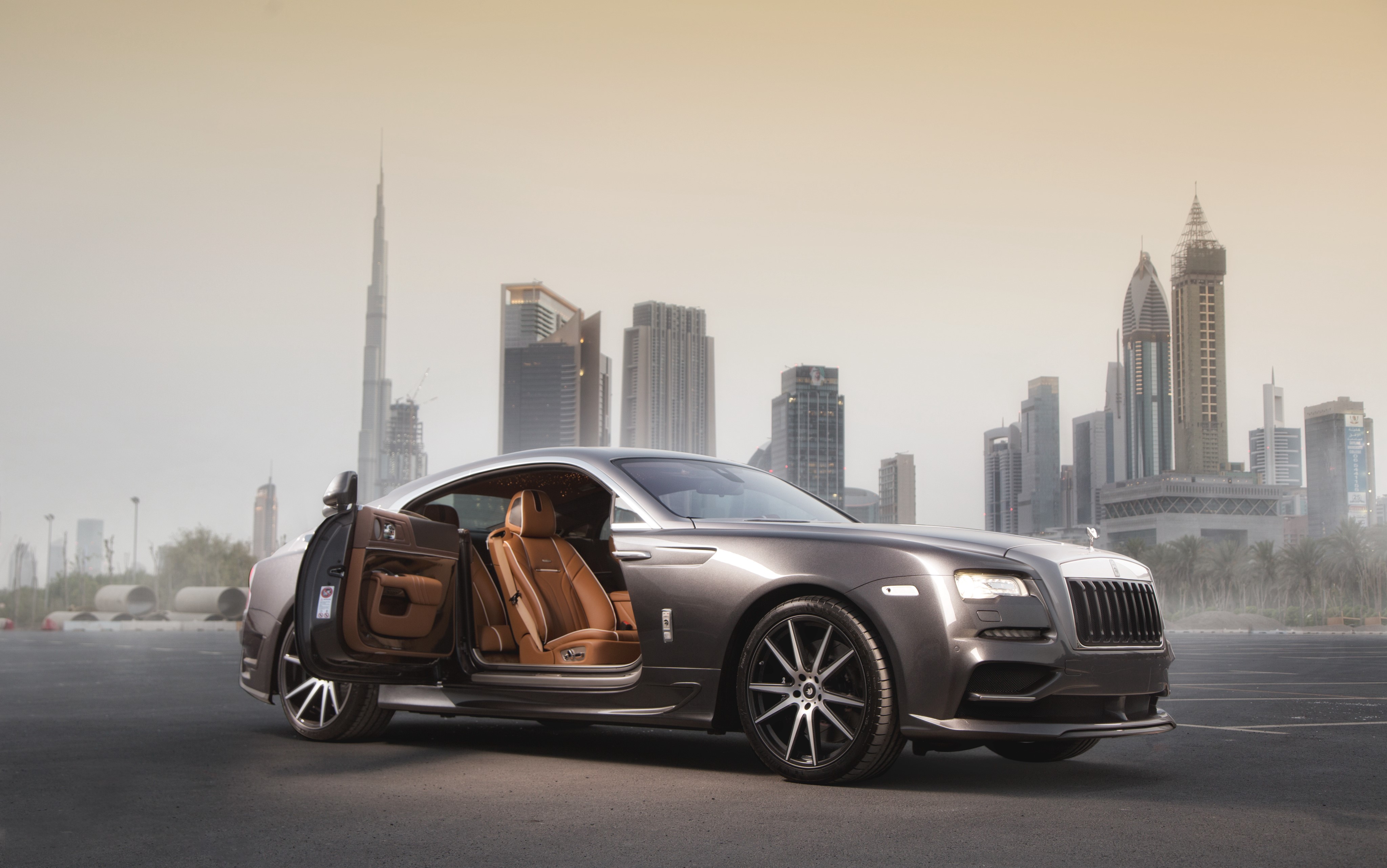 4K 2014 Rolls-Royce Wraith in Dubai HD Wallpaper