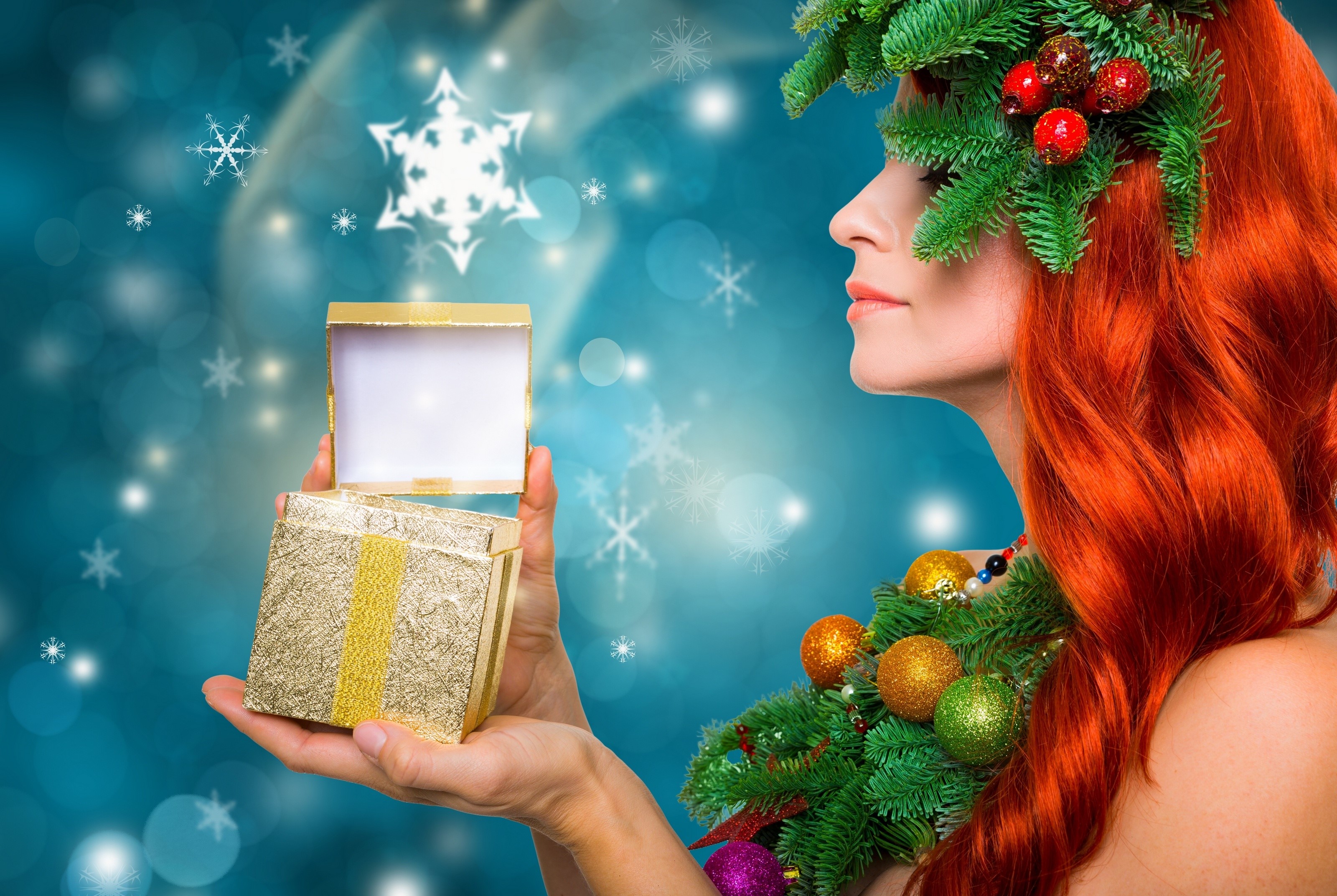 Woman with Red Hair and Christmas Wreath Opening Gift HD Wallpaper