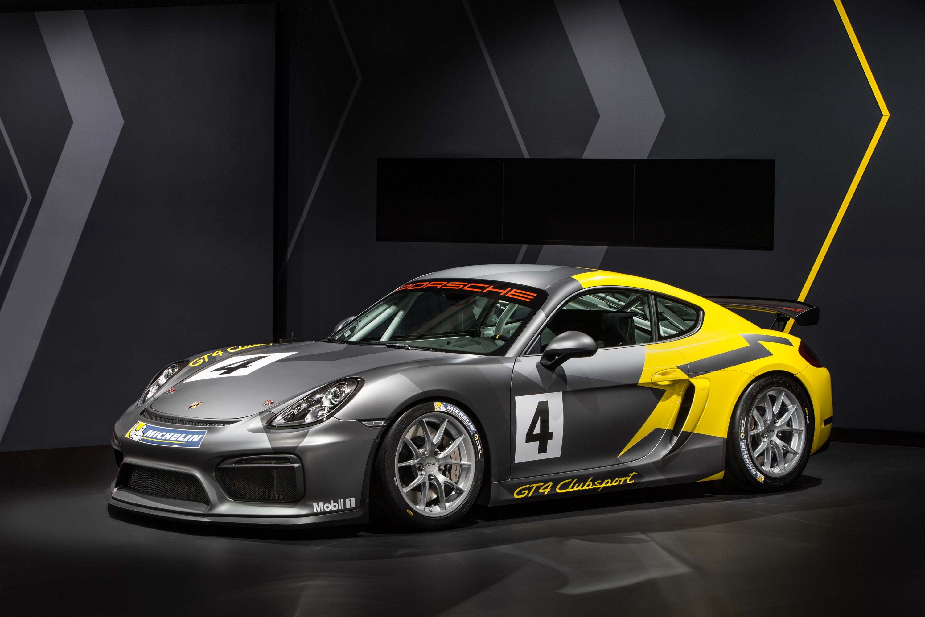 Porsche 718 Cayman GT4 Clubsport race car HD Wallpaper