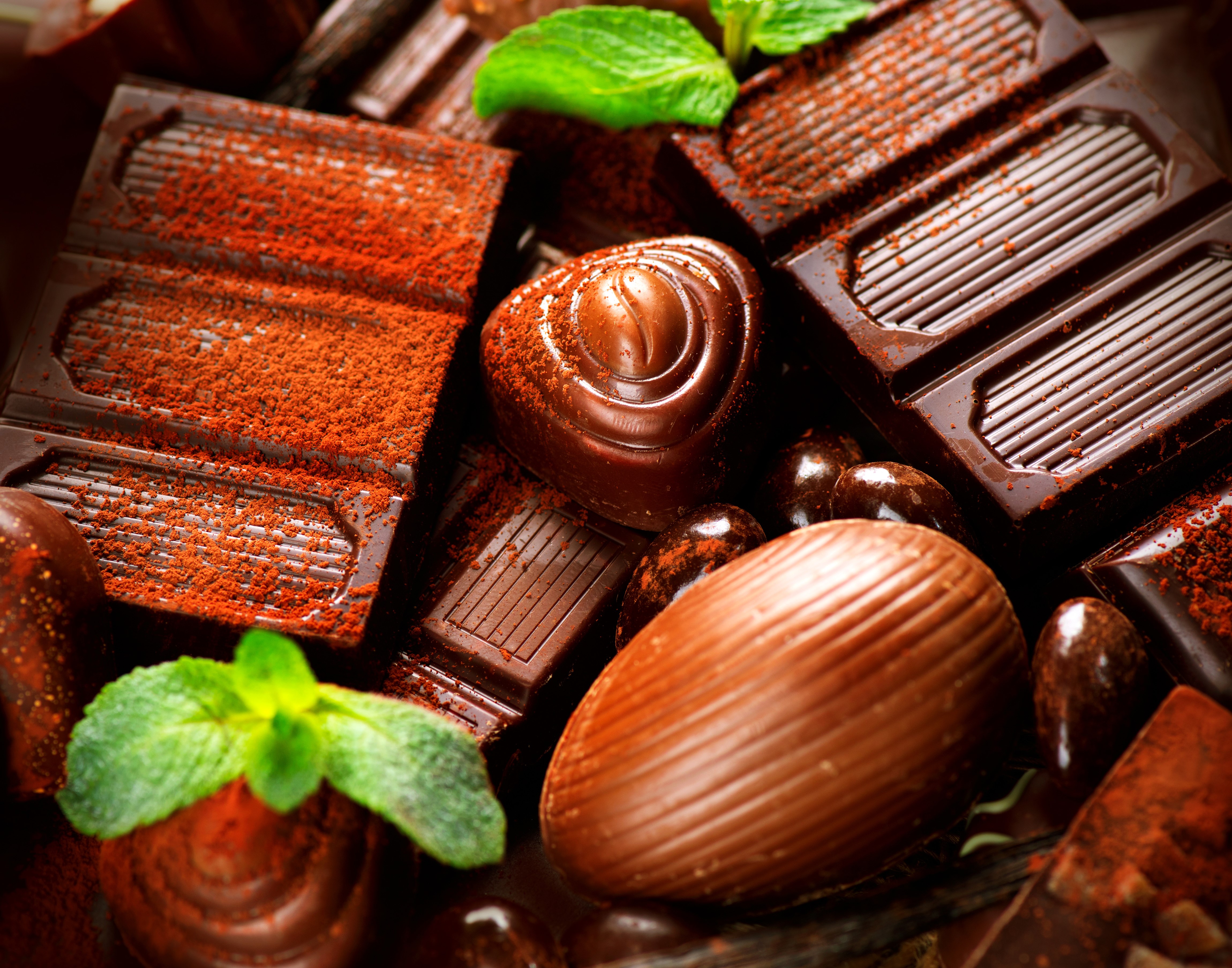 4K Chocolate Sweets and Mint Leaves HD Wallpaper