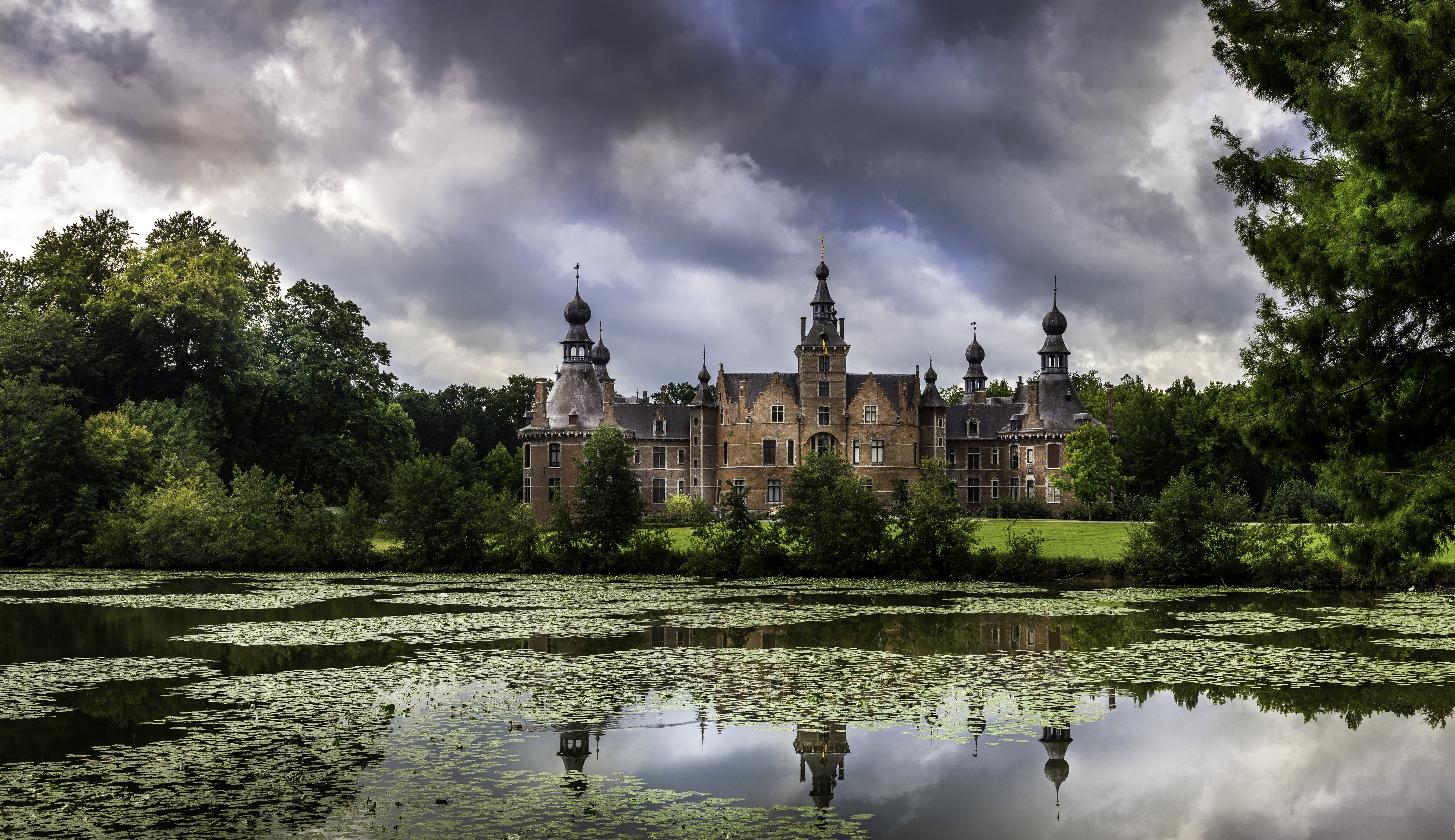 Ooidonk Castle in Belgium with Pond HD Wallpaper