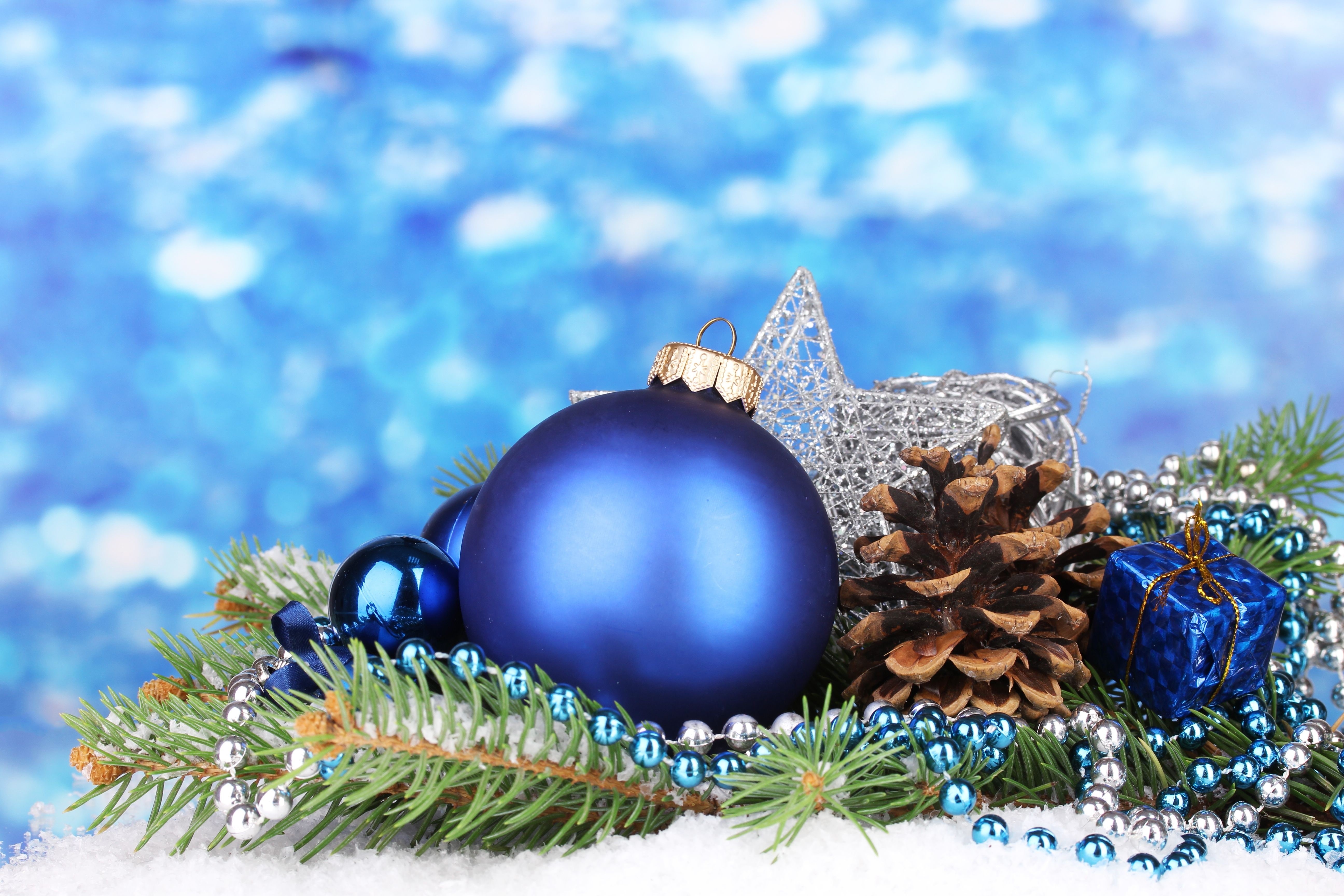 Christmas ornaments with pine cone and branches HD Wallpaper