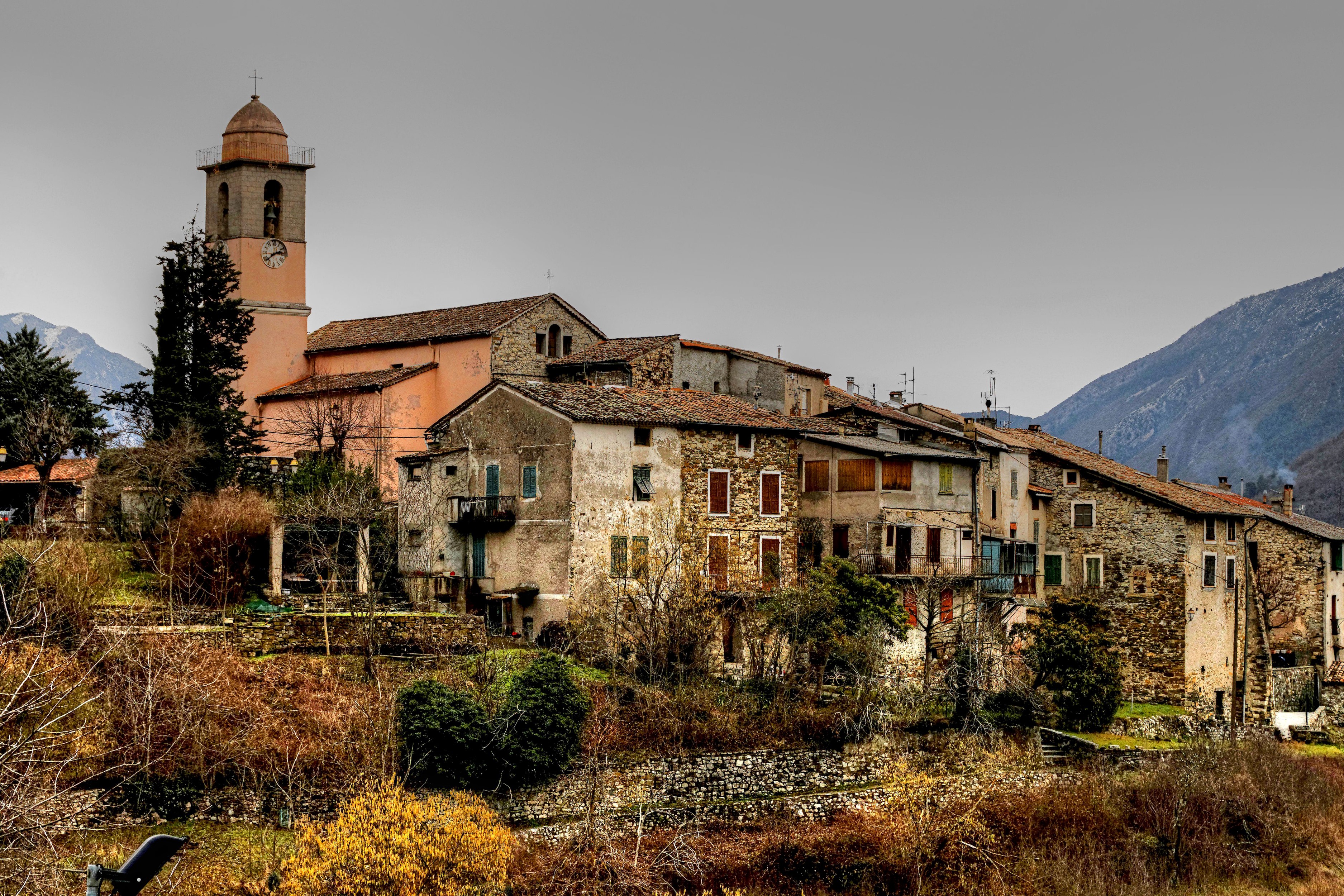 Village with church in Massoins, France HD Wallpaper