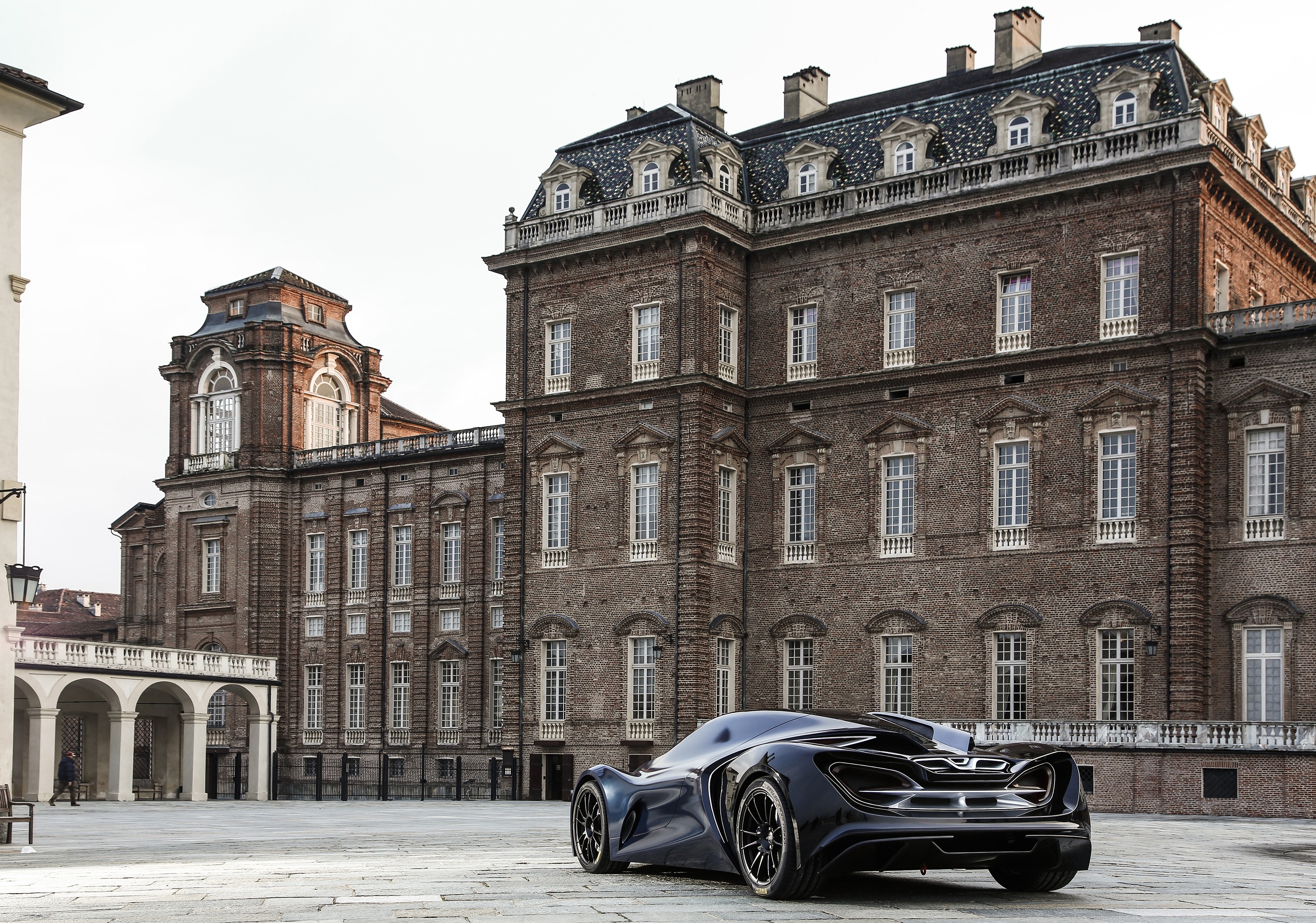 2015 IED Syrma concept car in front of a historic building HD Wallpaper