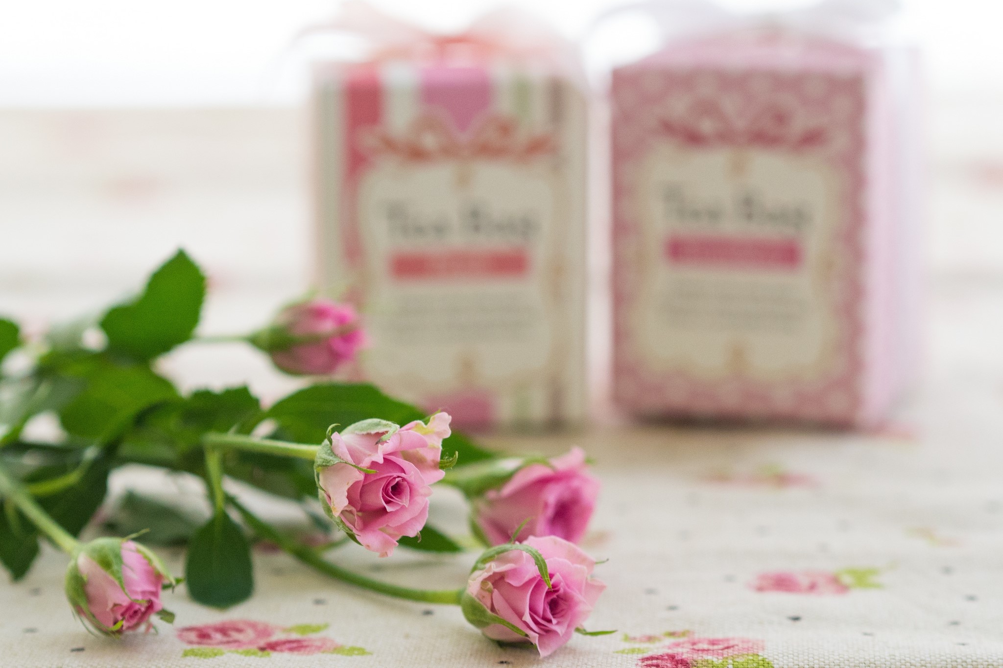 Pink Rose Buds and Gift Boxes HD Wallpaper