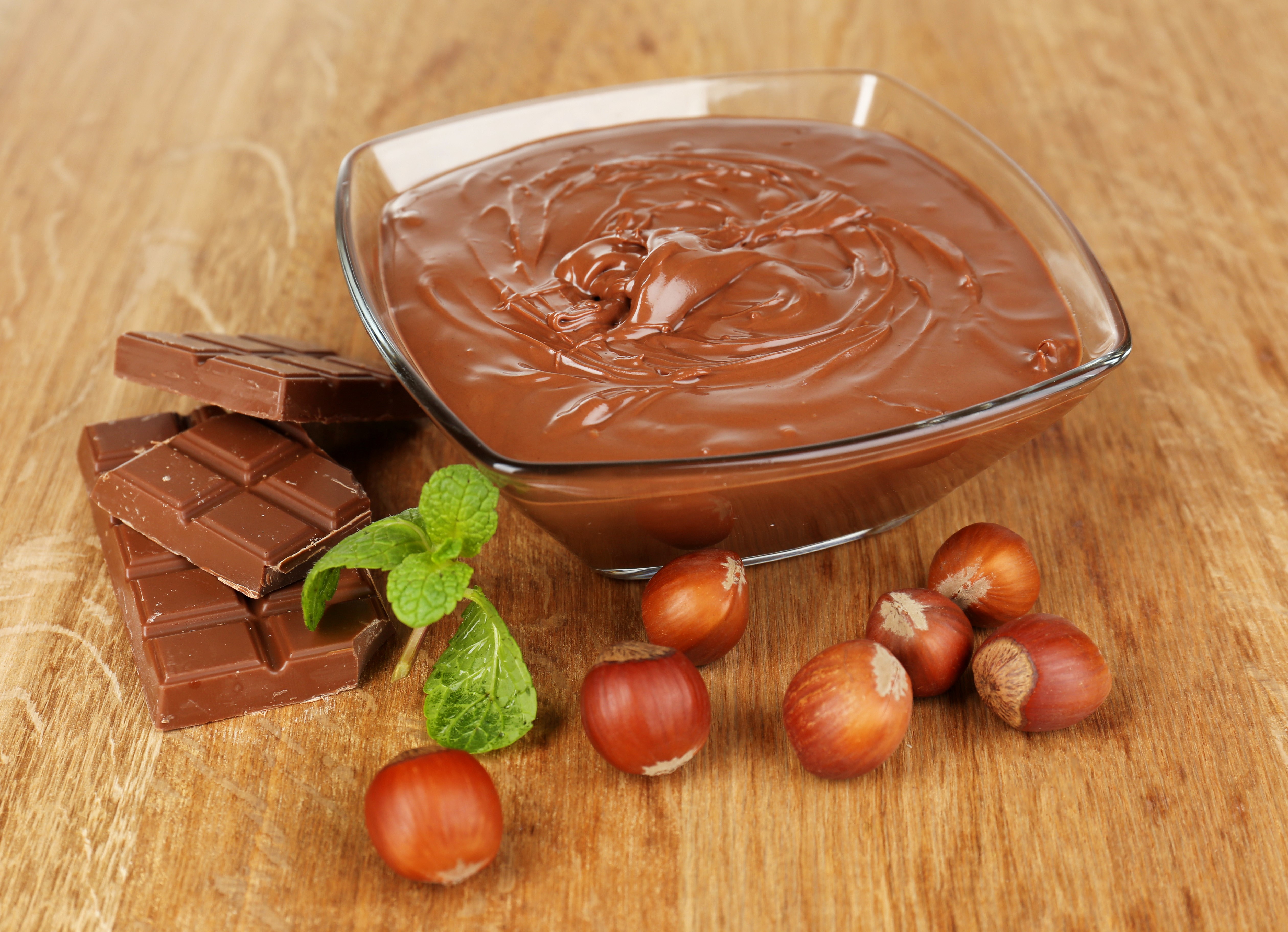 Chocolate spread with hazelnuts and chocolate bars HD Wallpaper