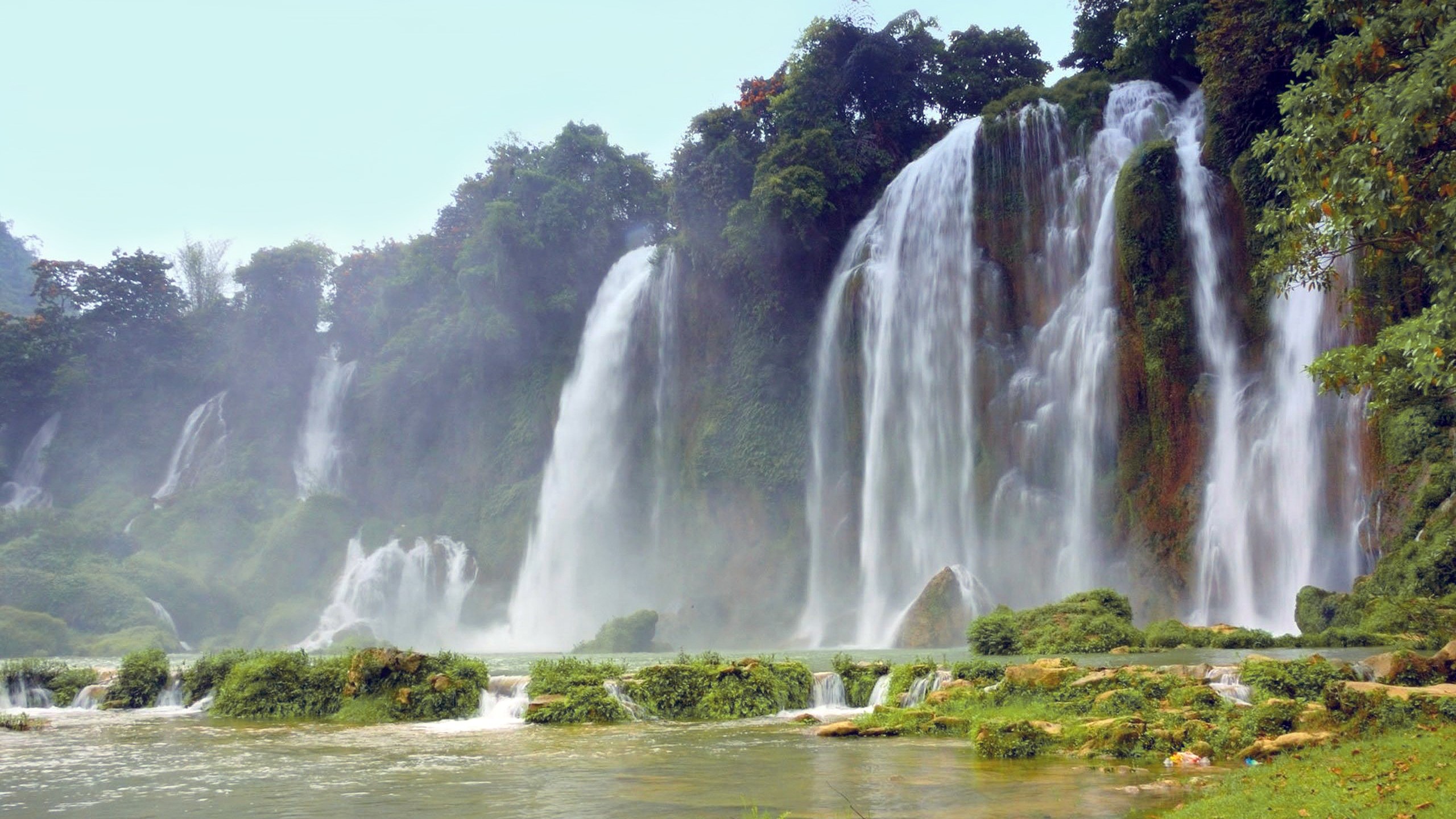 Detian Waterfall on the border of China and Vietnam HD Wallpaper