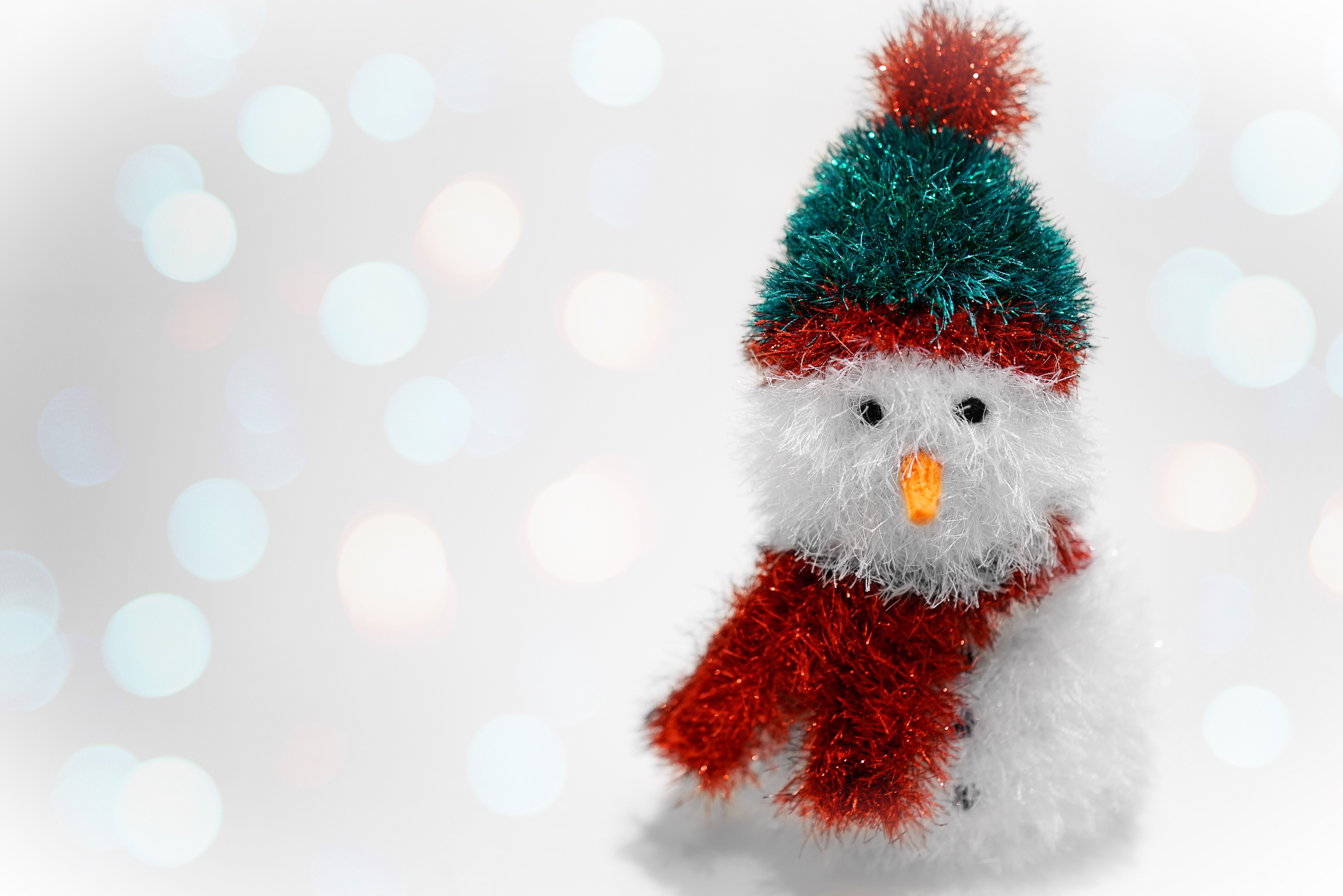 Christmas snowman with bokeh lights HD Wallpaper