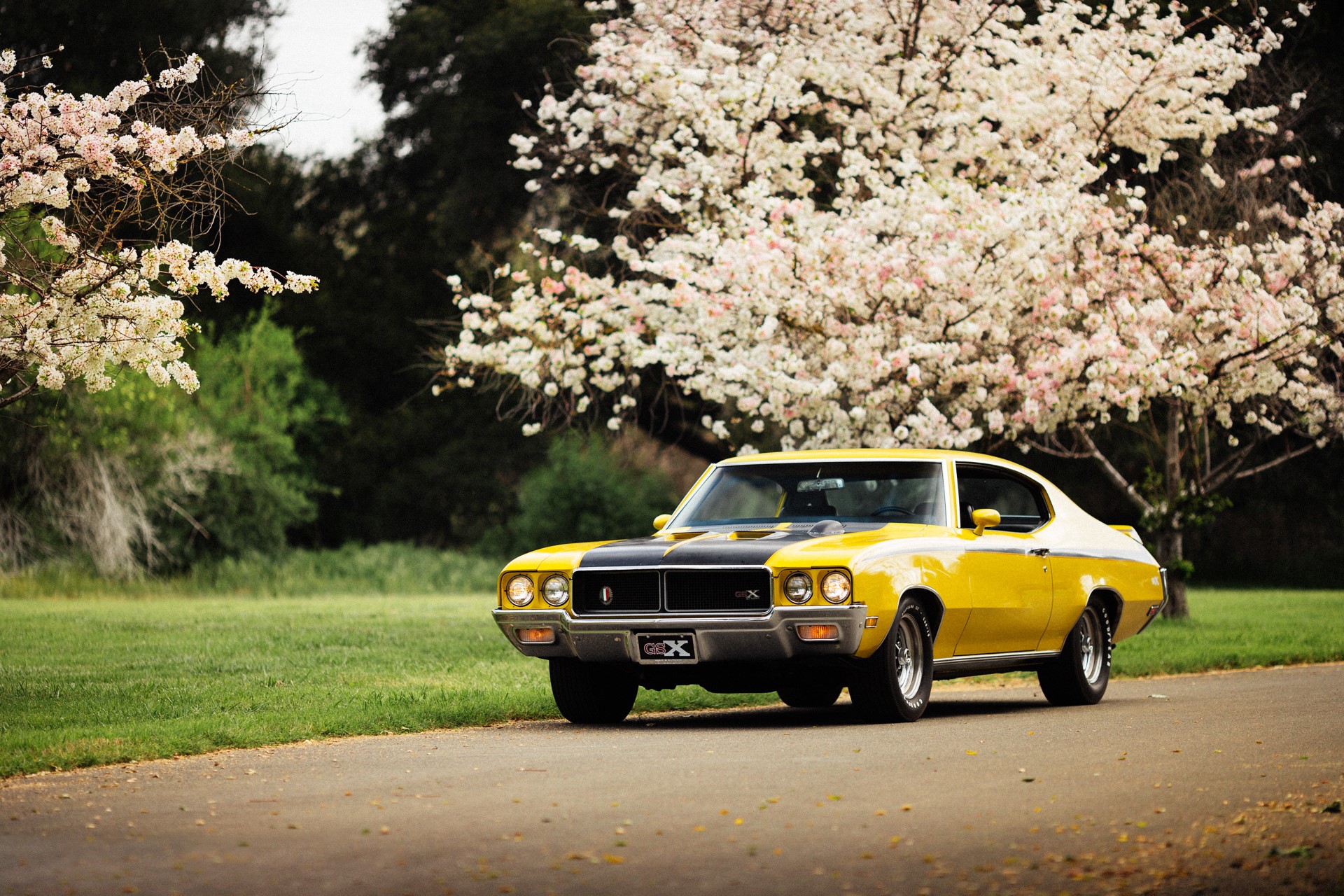 Yellow 1970 Buick GSX Skylark Muscle Car HD Wallpaper
