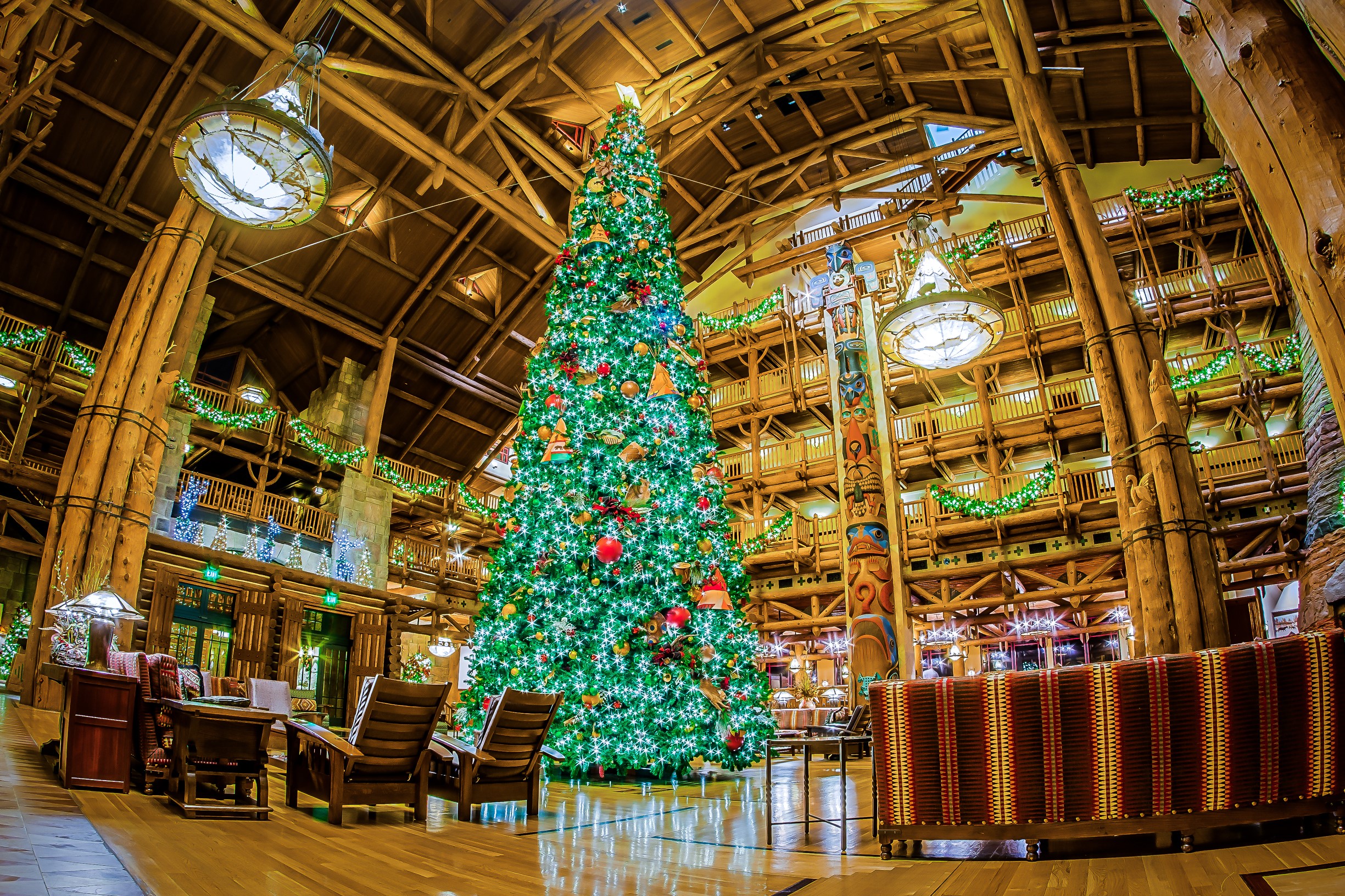 Christmas Tree in Grand Lodge Interior HD Wallpaper