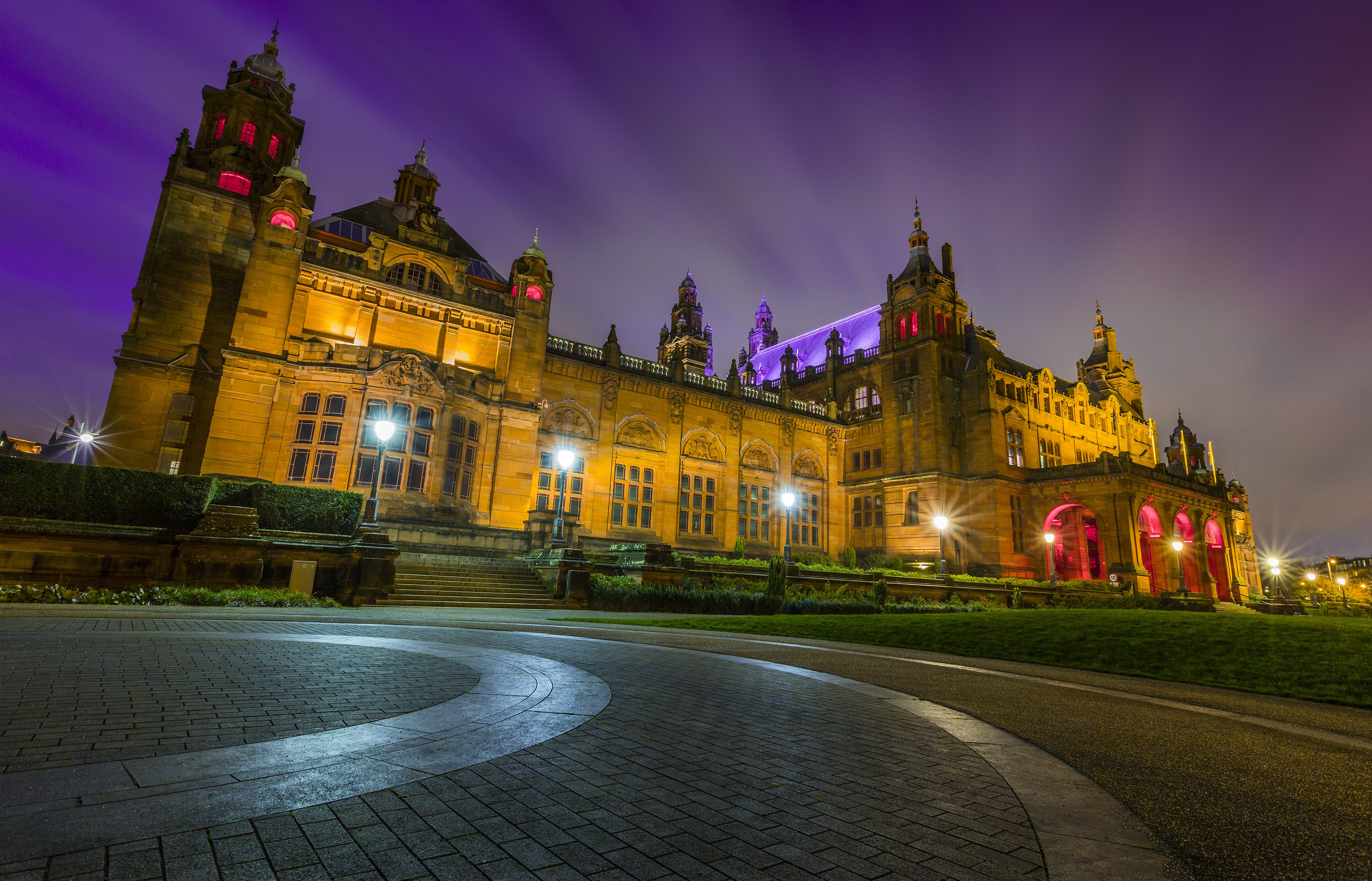 Kelvingrove Art Gallery and Museum at Night HD Wallpaper