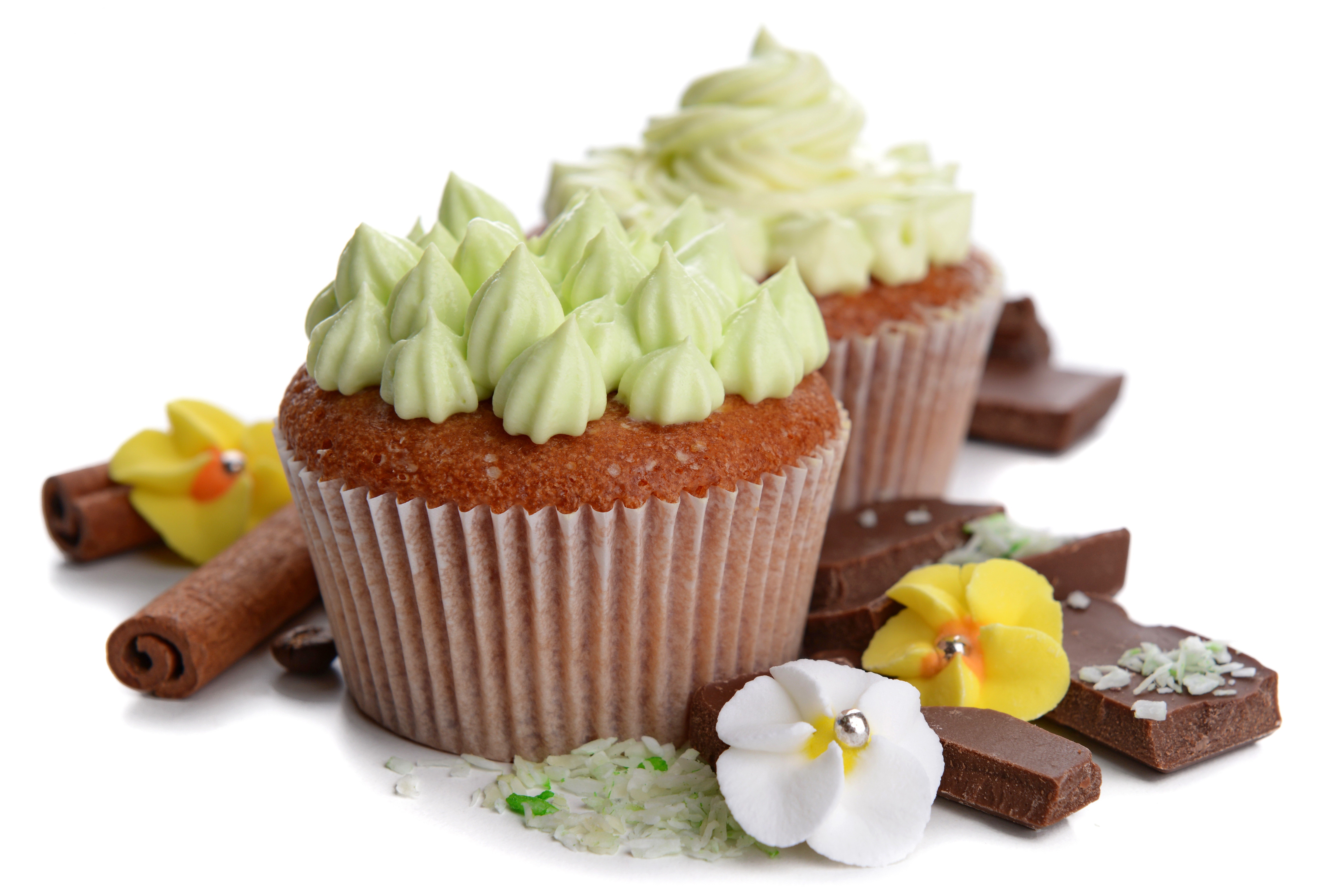 Cupcakes with chocolate and flowers HD Wallpaper