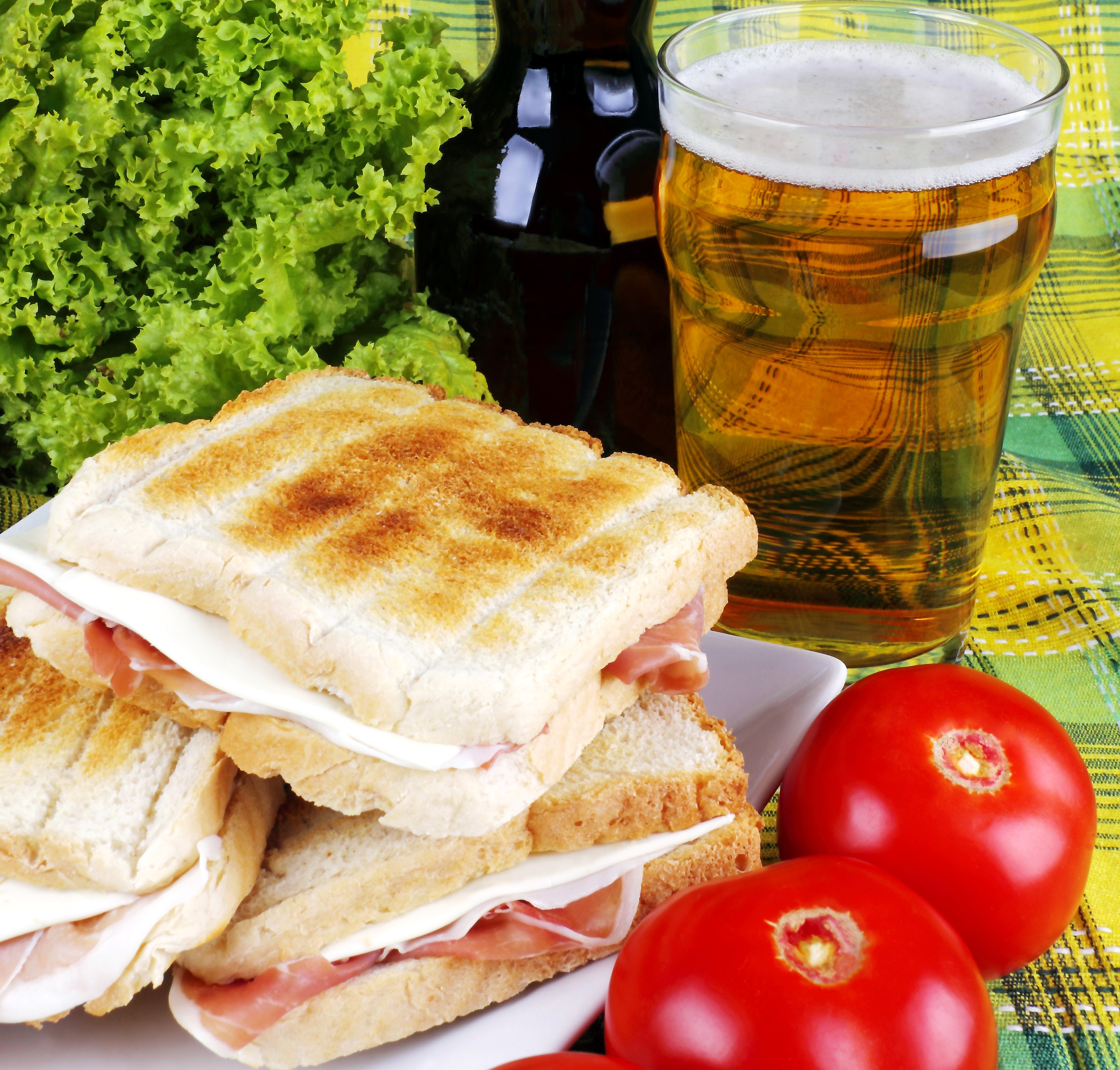Sandwiches with ham and cheese, beer, and tomatoes HD Wallpaper