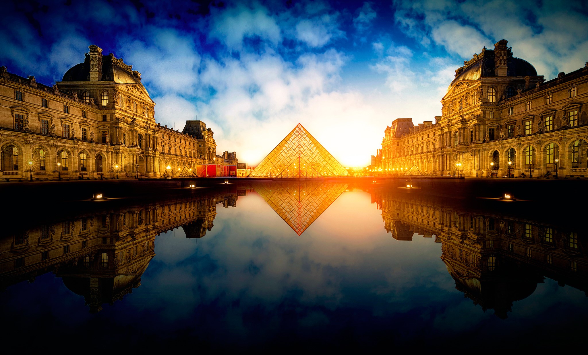 Louvre Museum Pyramid, Paris, France HD Wallpaper
