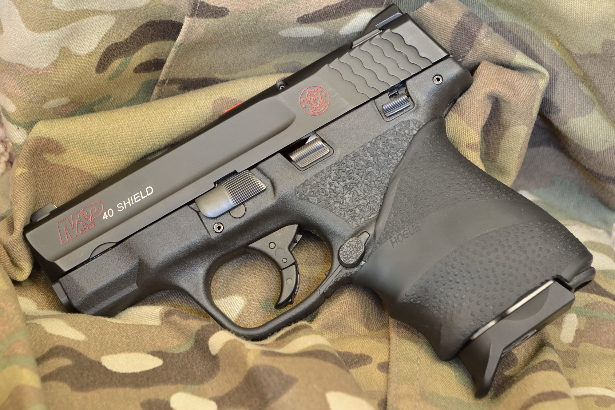 Smith & Wesson M&P 40 Shield Pistol HD Wallpaper