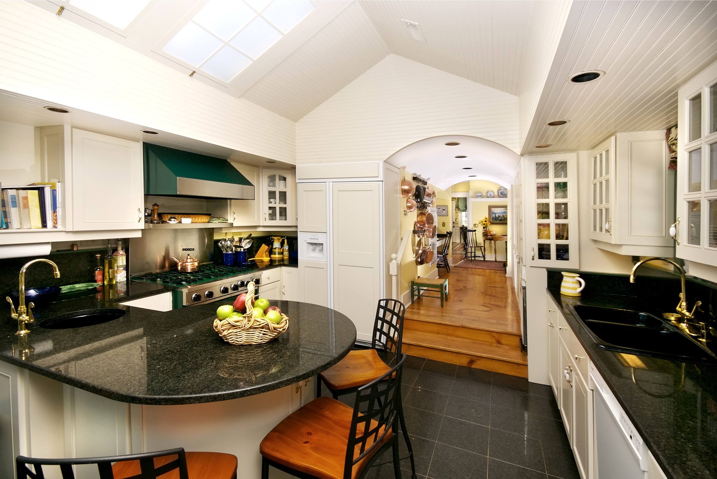 Kitchen with island and dining area HD Wallpaper