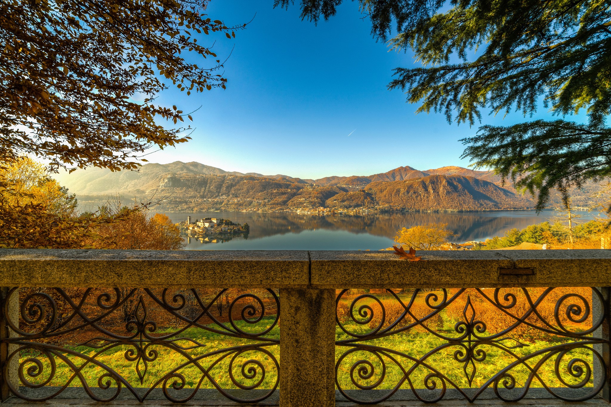 Lake Orta with Isola San Giulio, Piedmont, Italy HD Wallpaper