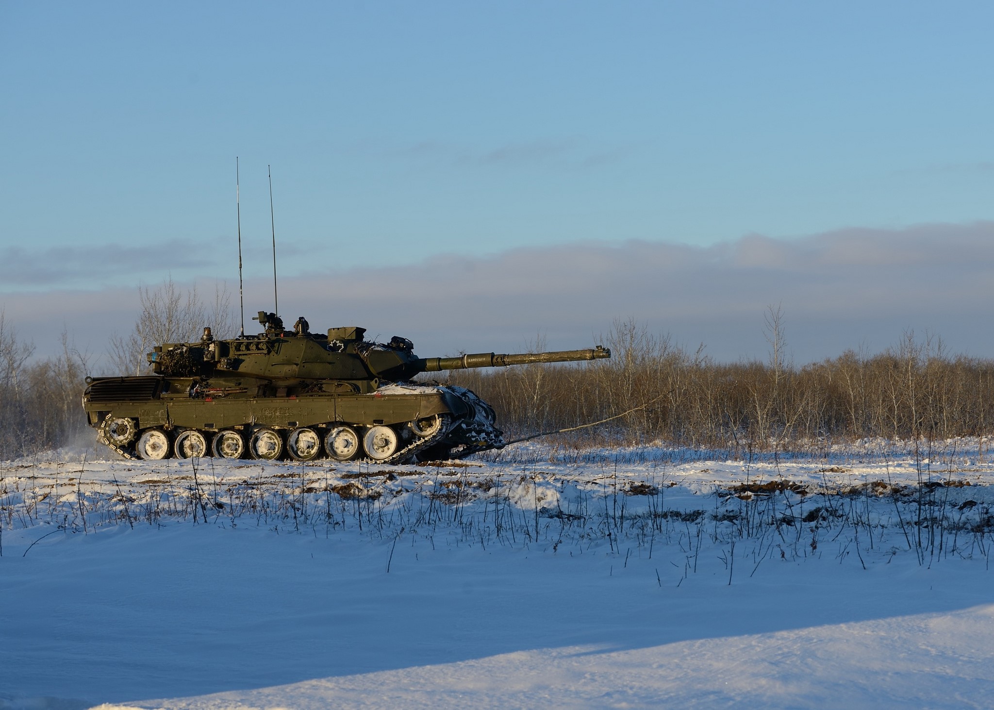 Leopard 1 tank in a snowy landscape HD Wallpaper