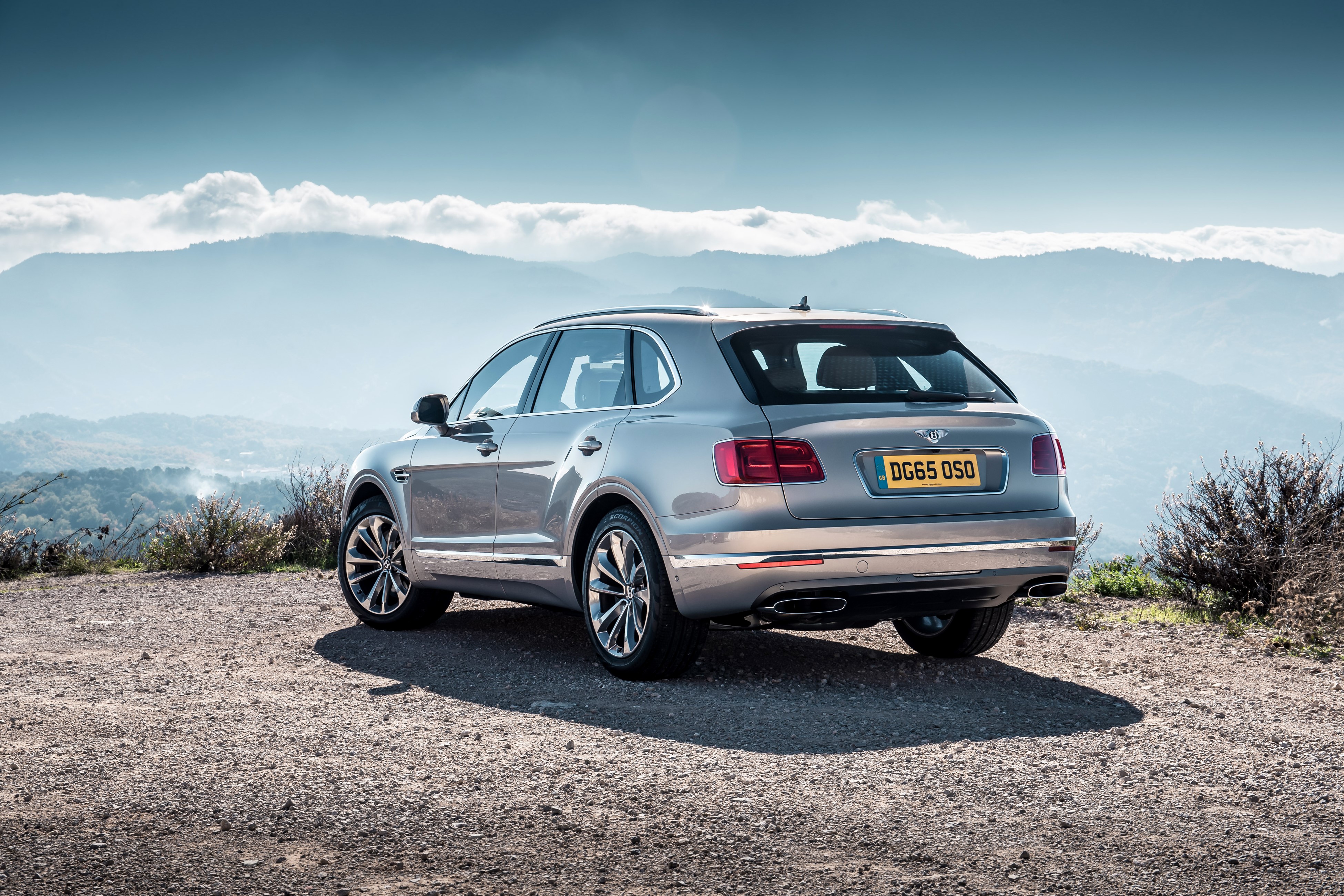 2015 Bentley Bentayga Silver Metallic Back View HD Wallpaper