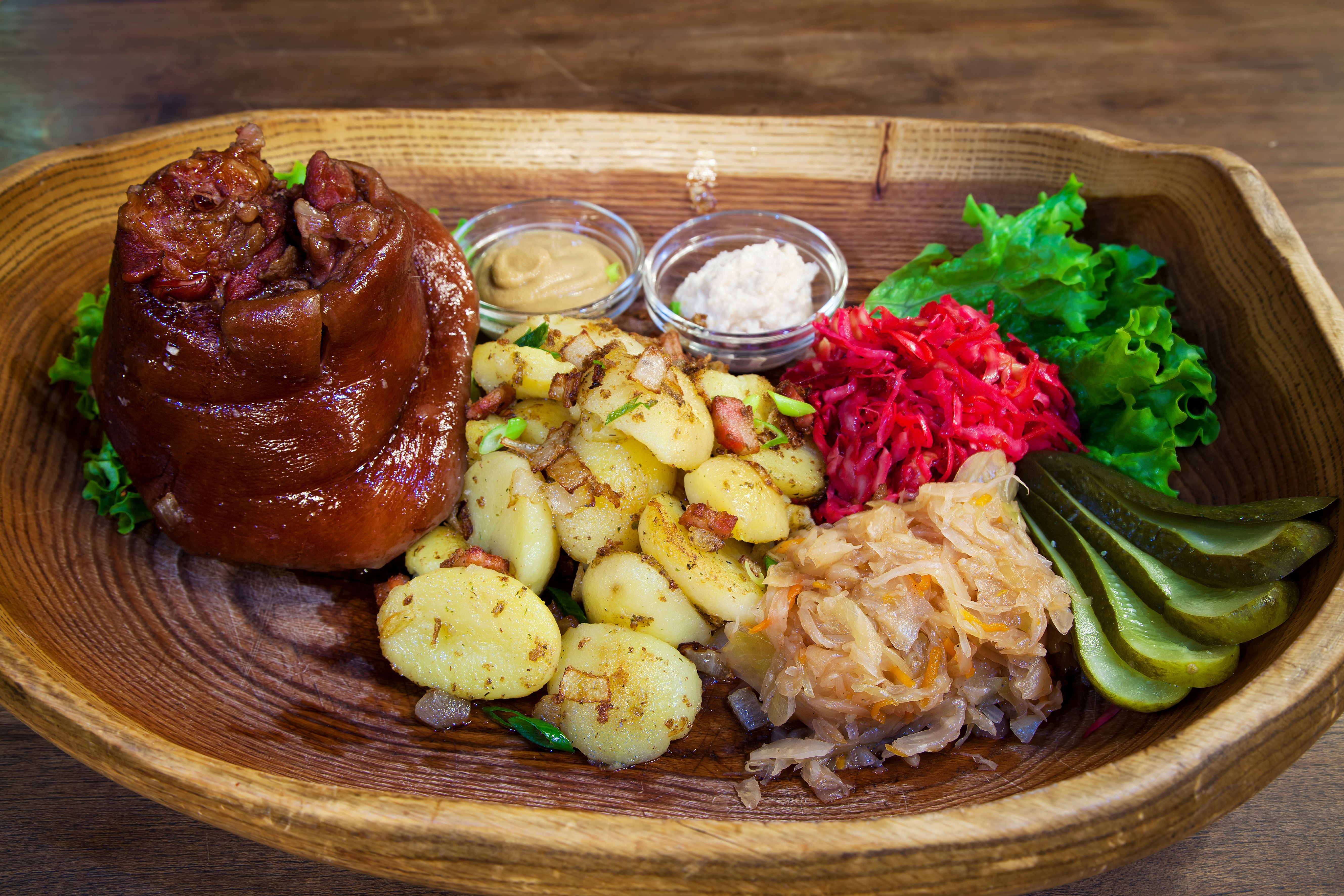 Pork knuckle with potatoes and sauerkraut HD Wallpaper