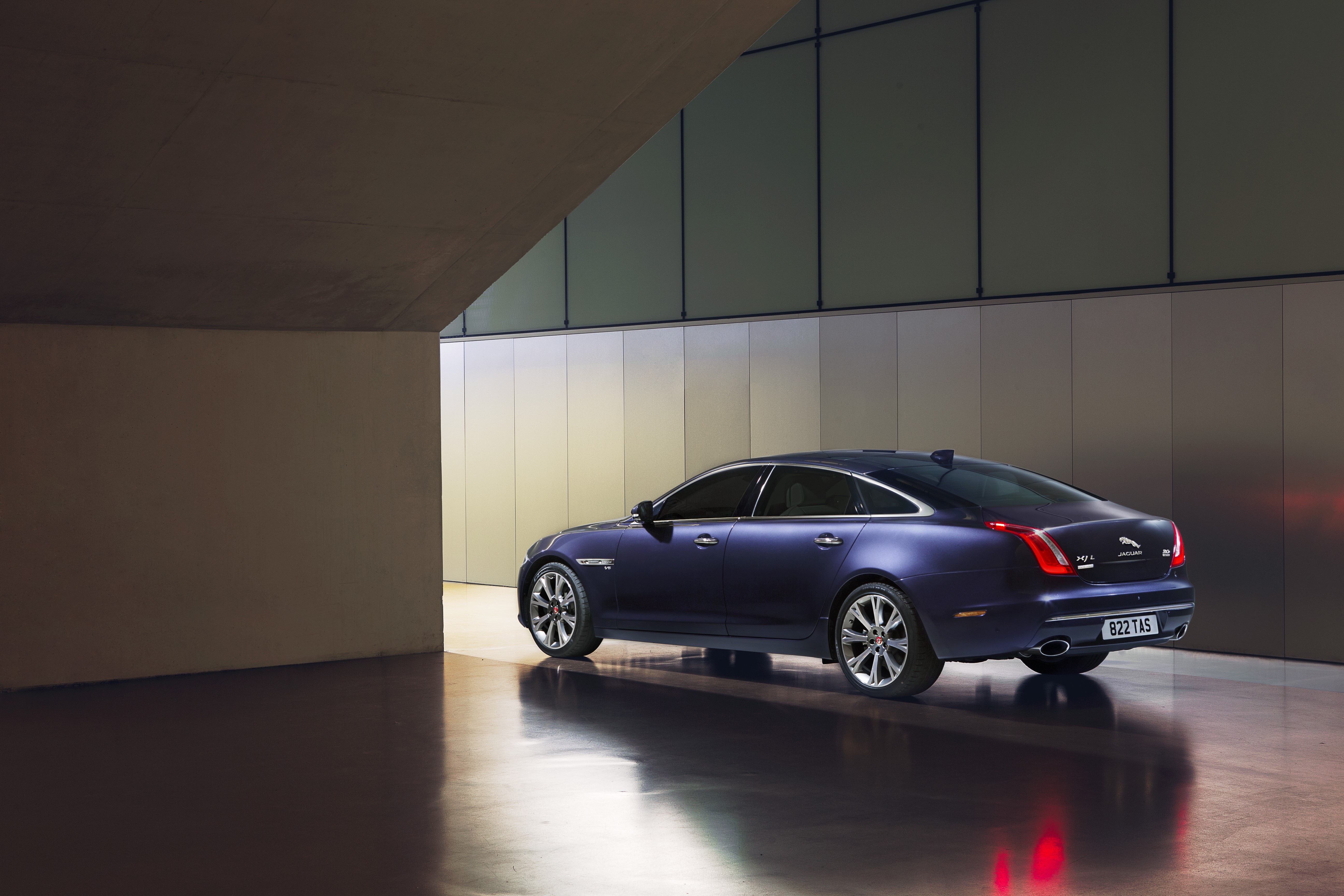 2015 Jaguar XJ Autobiography in blue HD Wallpaper