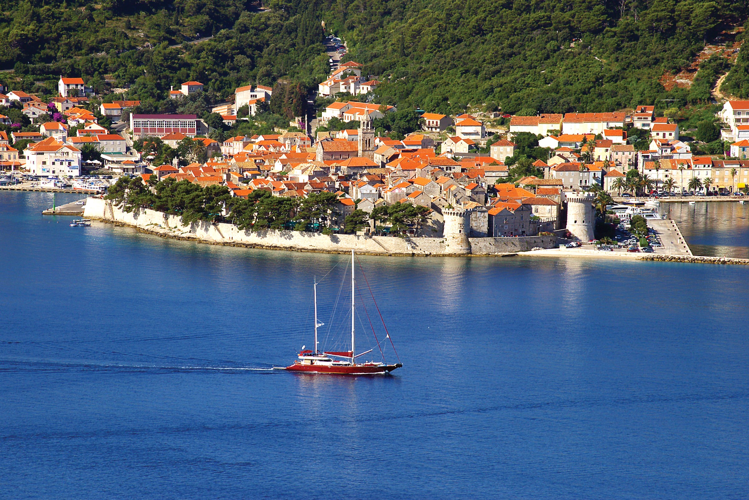 Sailboat near Korčula, Croatia HD Wallpaper