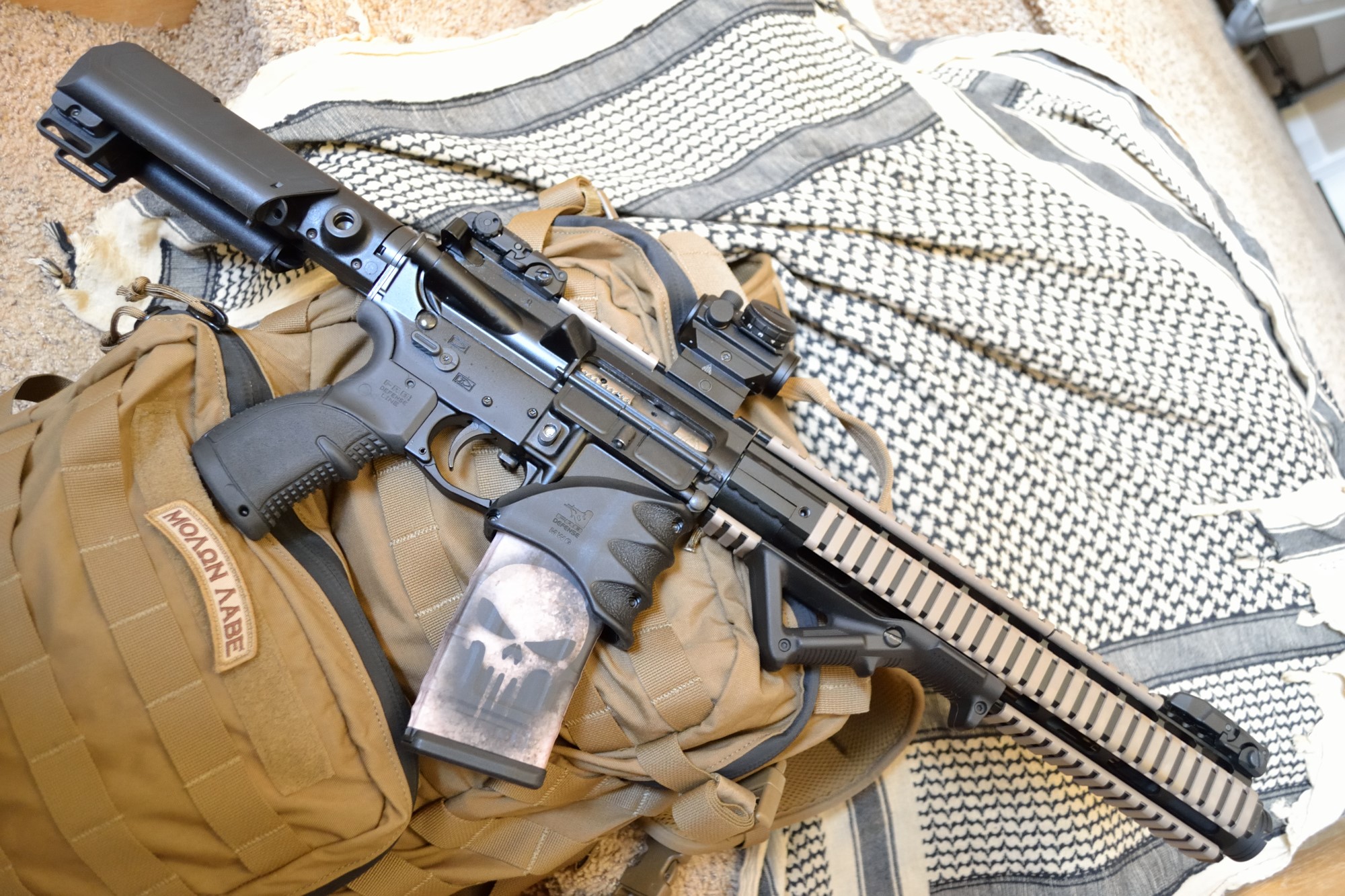 AR-15 pistol with Punisher magazine grip HD Wallpaper