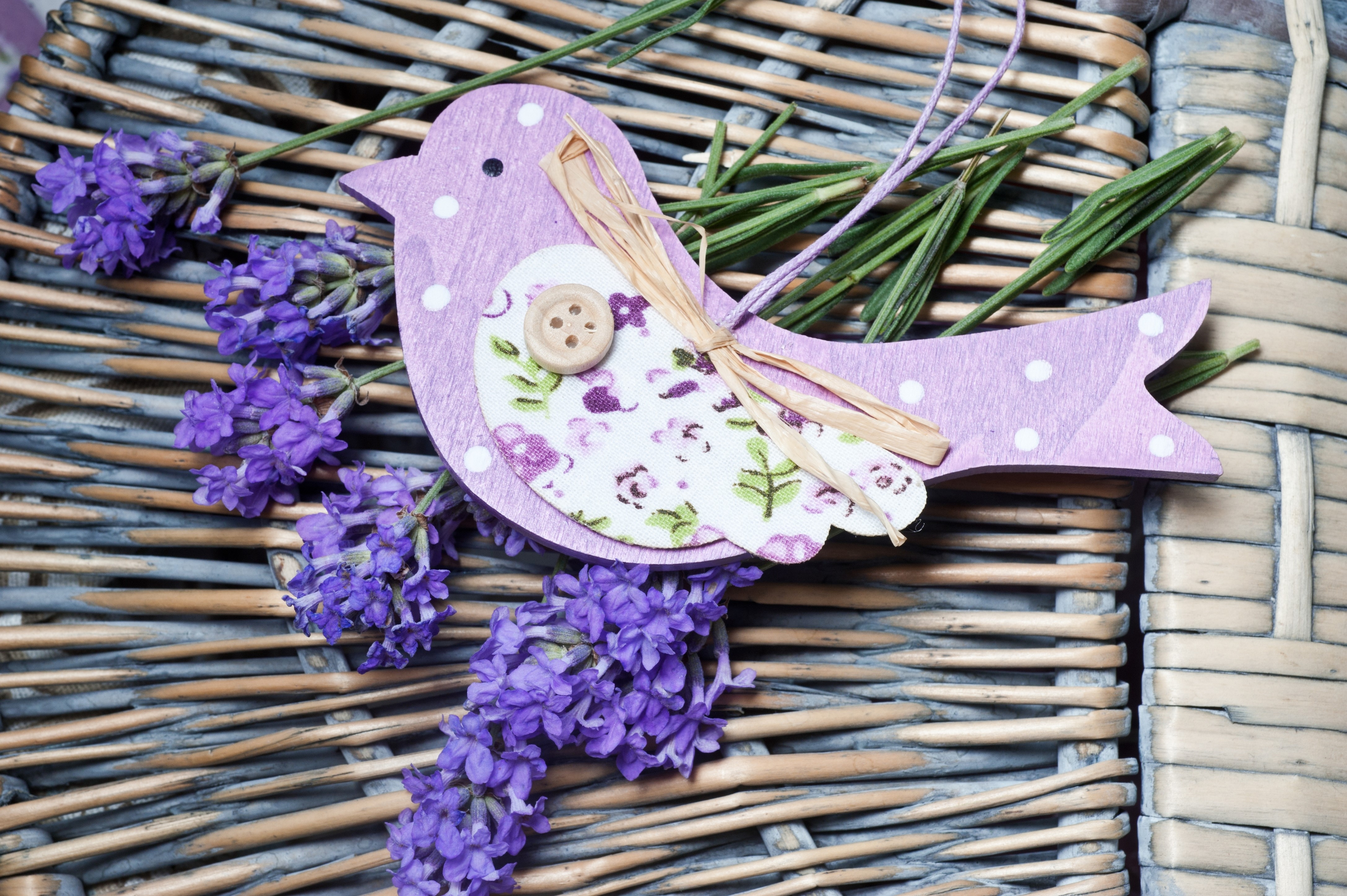 4K Lavender and Bird Decoration on Wicker Basket HD Wallpaper