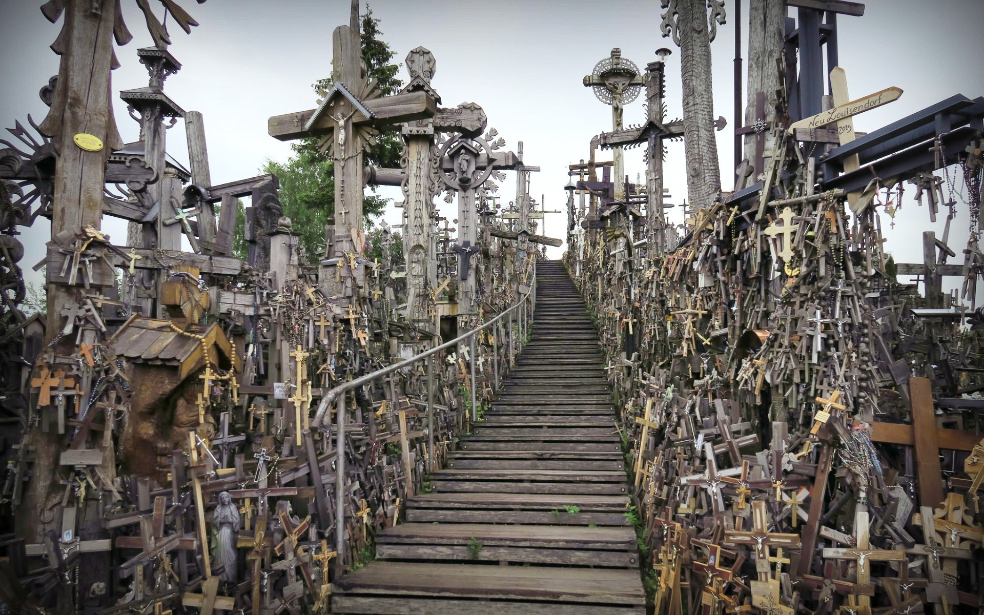 Hill of Crosses with Wooden Staircase HD Wallpaper