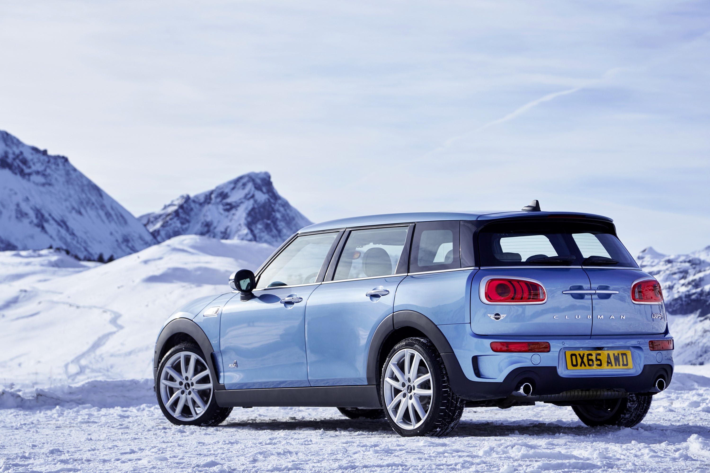 Light Blue 2016 Mini Clubman ALL4 in Snow HD Wallpaper