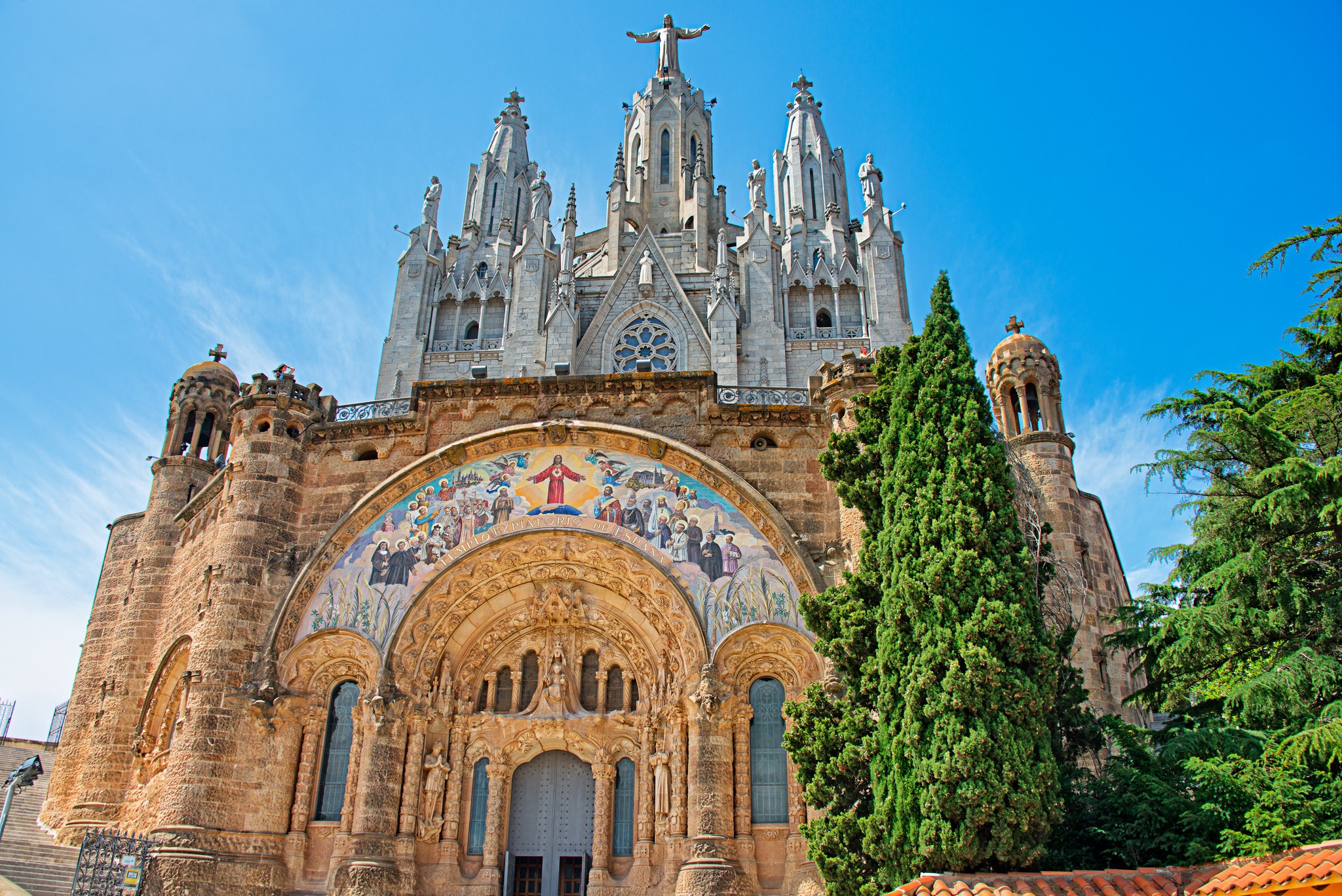 Temple Expiatori del Sagrat Cor, Barcelona, Spain HD Wallpaper
