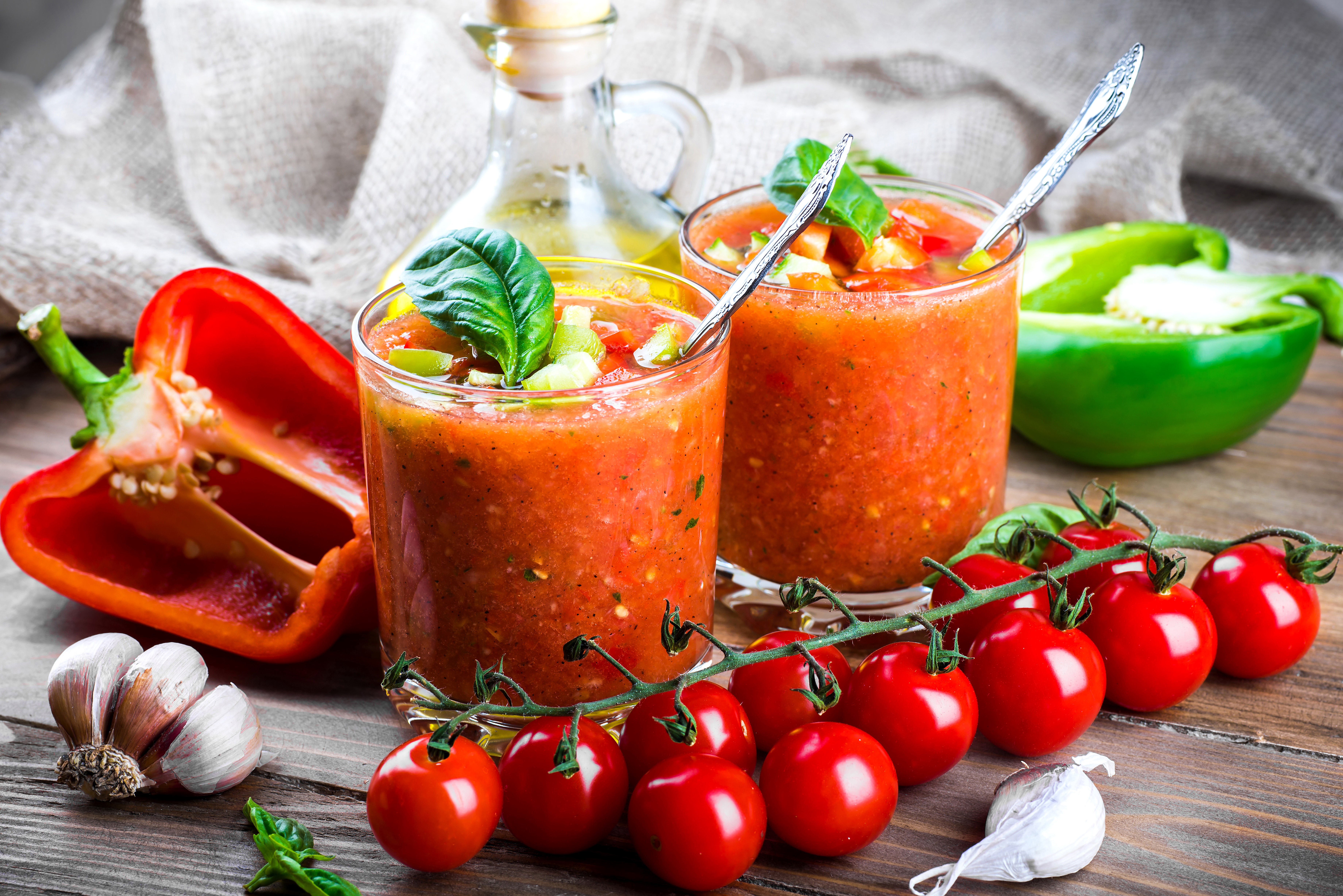 Gazpacho with Tomatoes, Bell Peppers, and Garlic HD Wallpaper