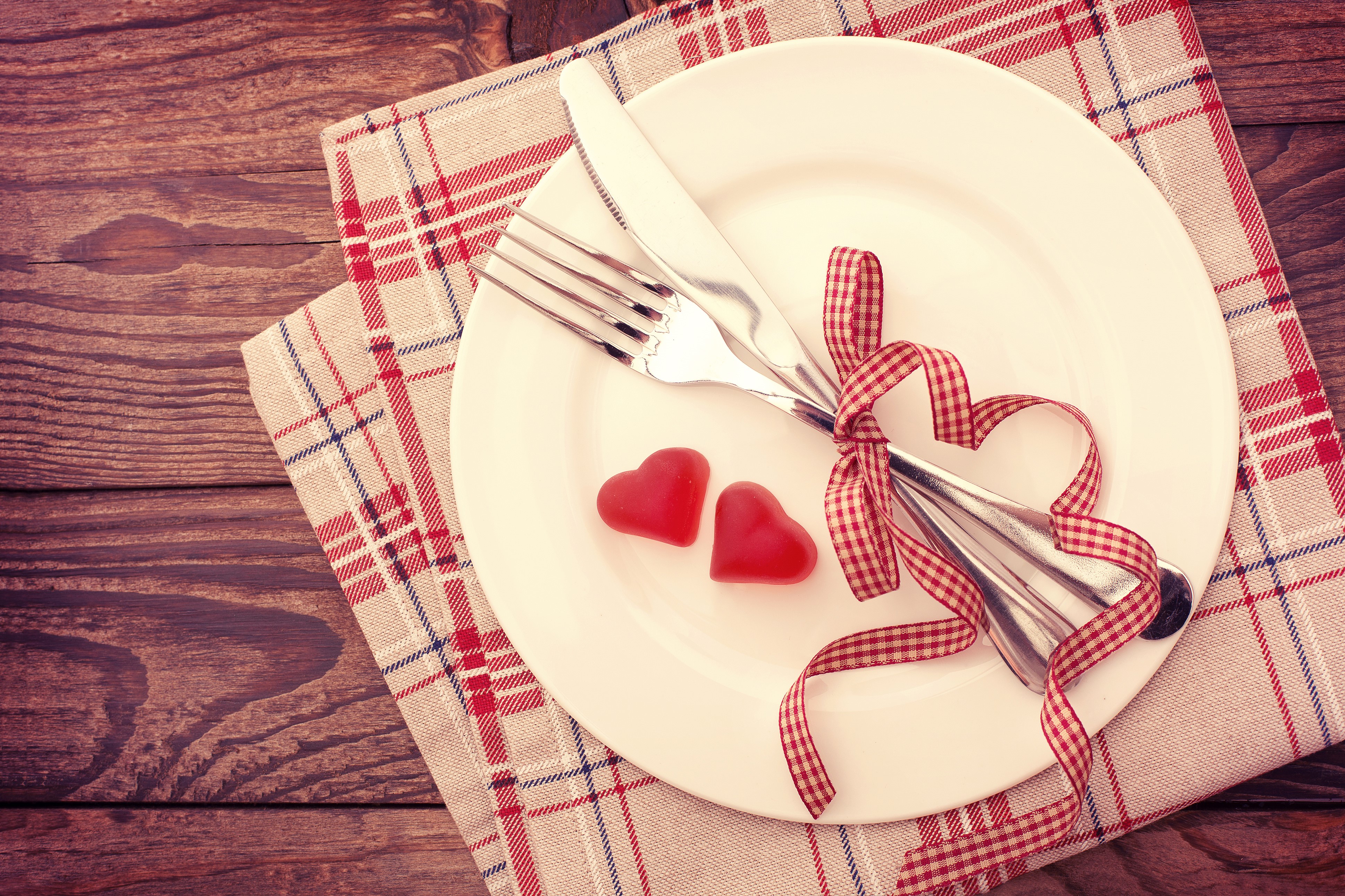 Valentine's Day Table Setting with Hearts HD Wallpaper